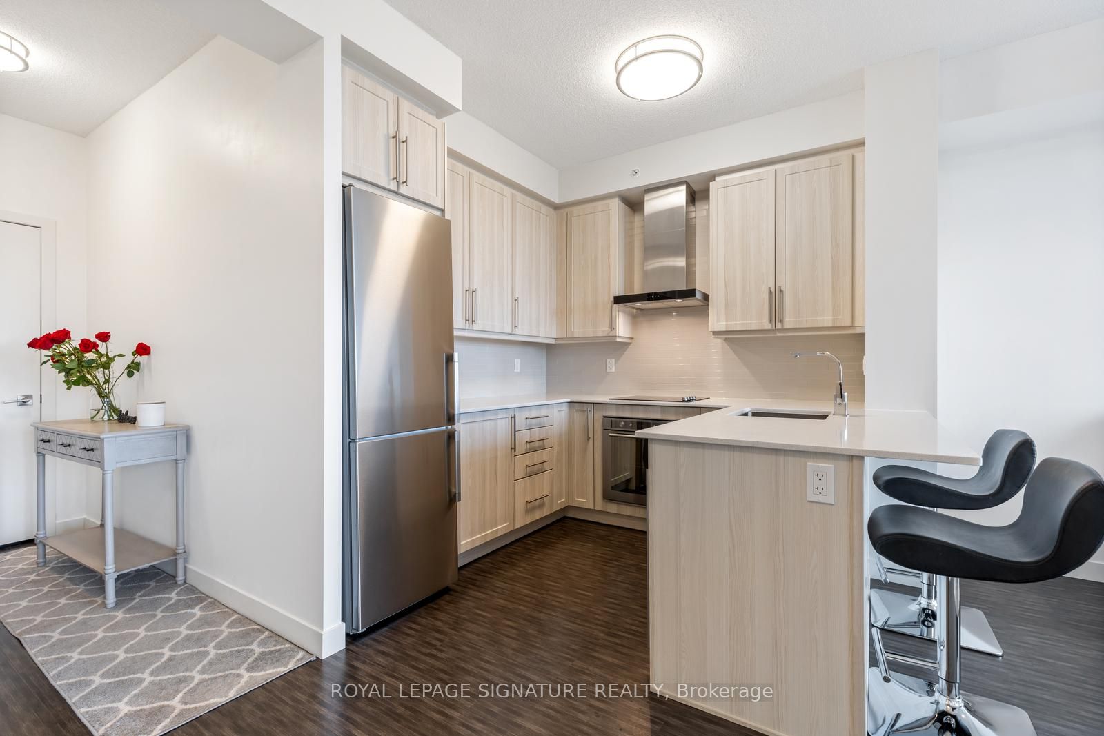 2093 Fairview Street 1606, Burlington, ON L7R 0E6 photo 5