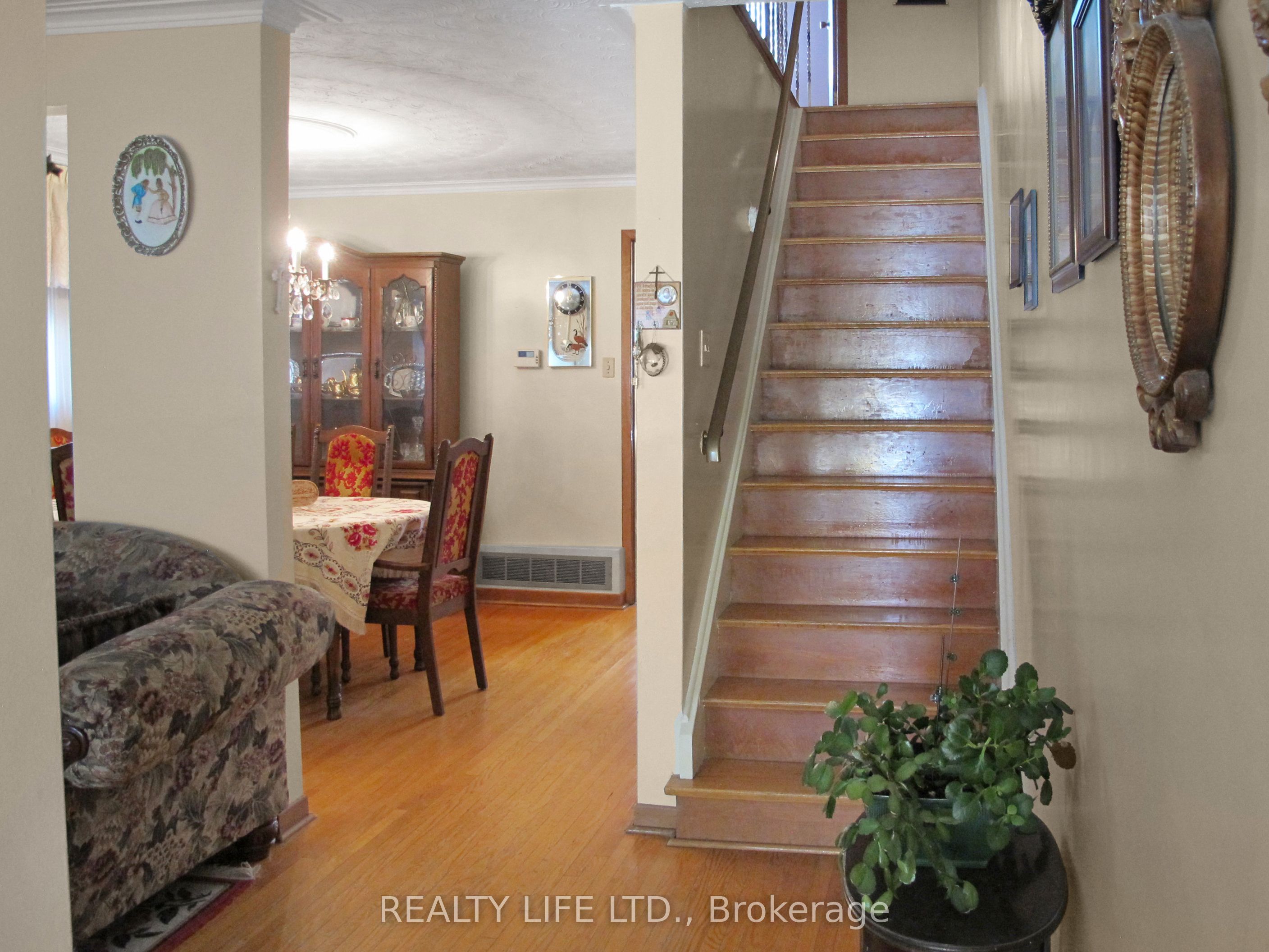 61 Cameron Avenue, Toronto, ON M6M 1R1 photo 5