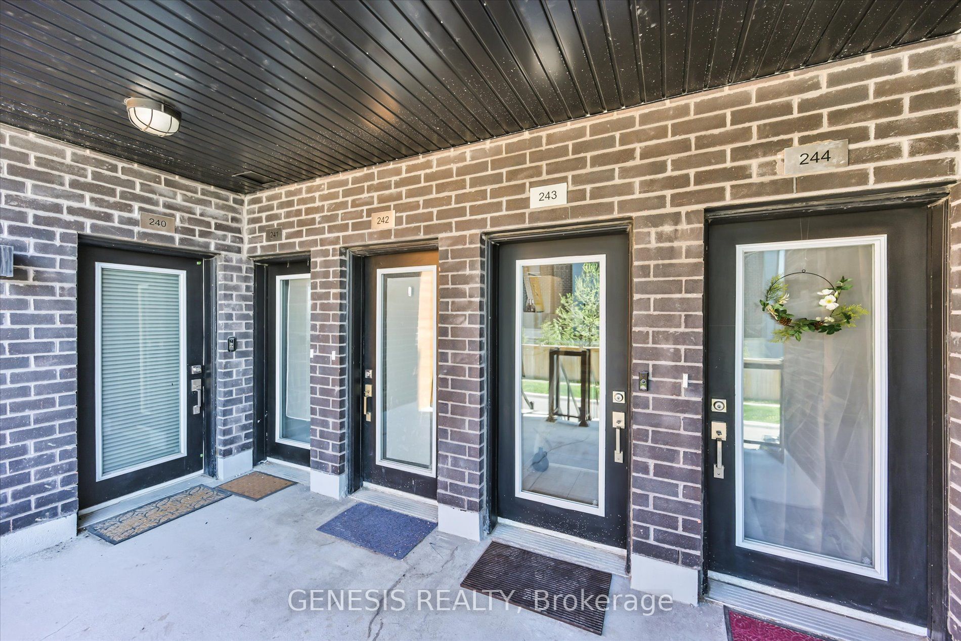 1145 E Journeyman Lane E 243, Mississauga, ON L5J 0B5 photo 3