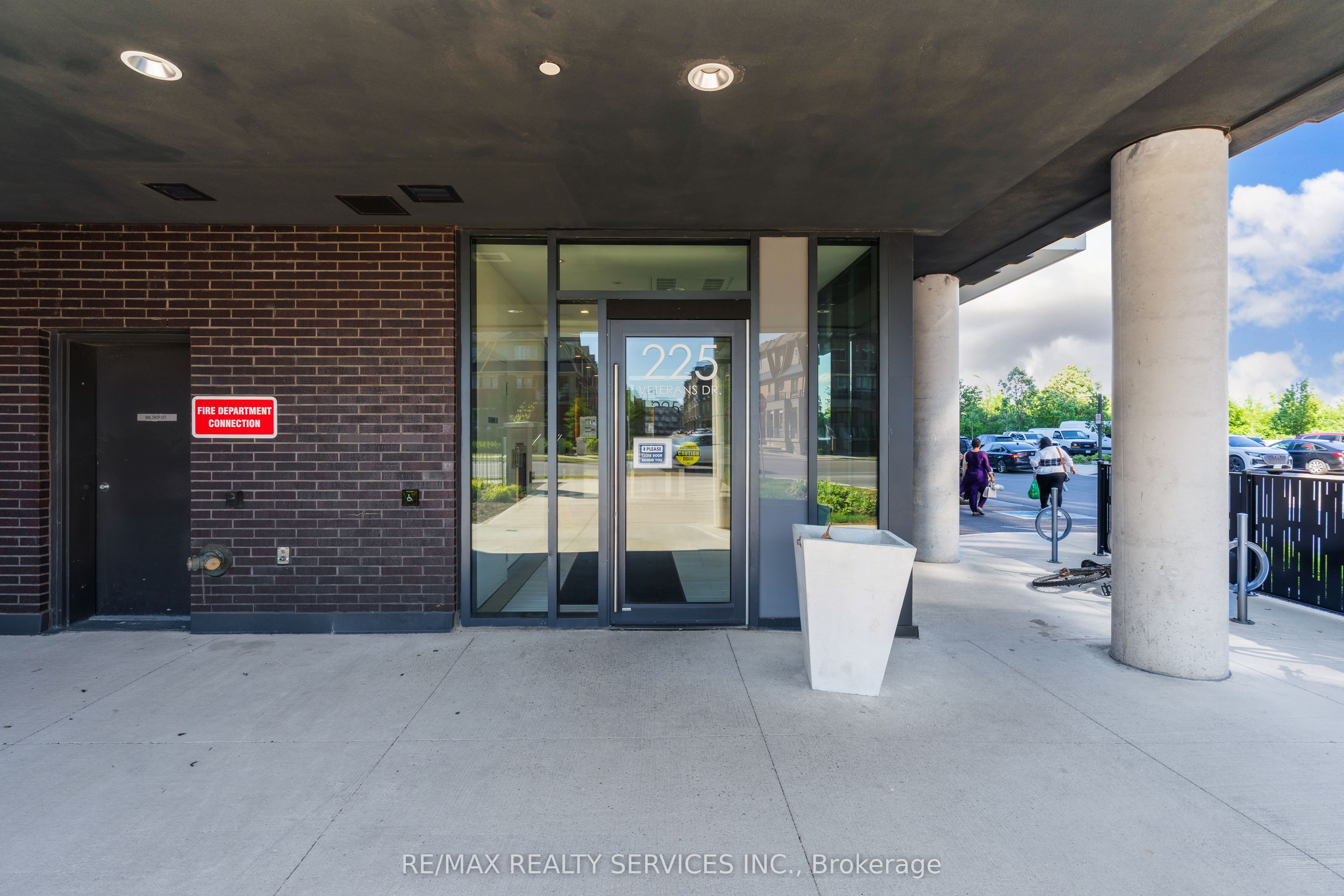 225 Veterans Drive 909, Brampton, ON L7A 5L7