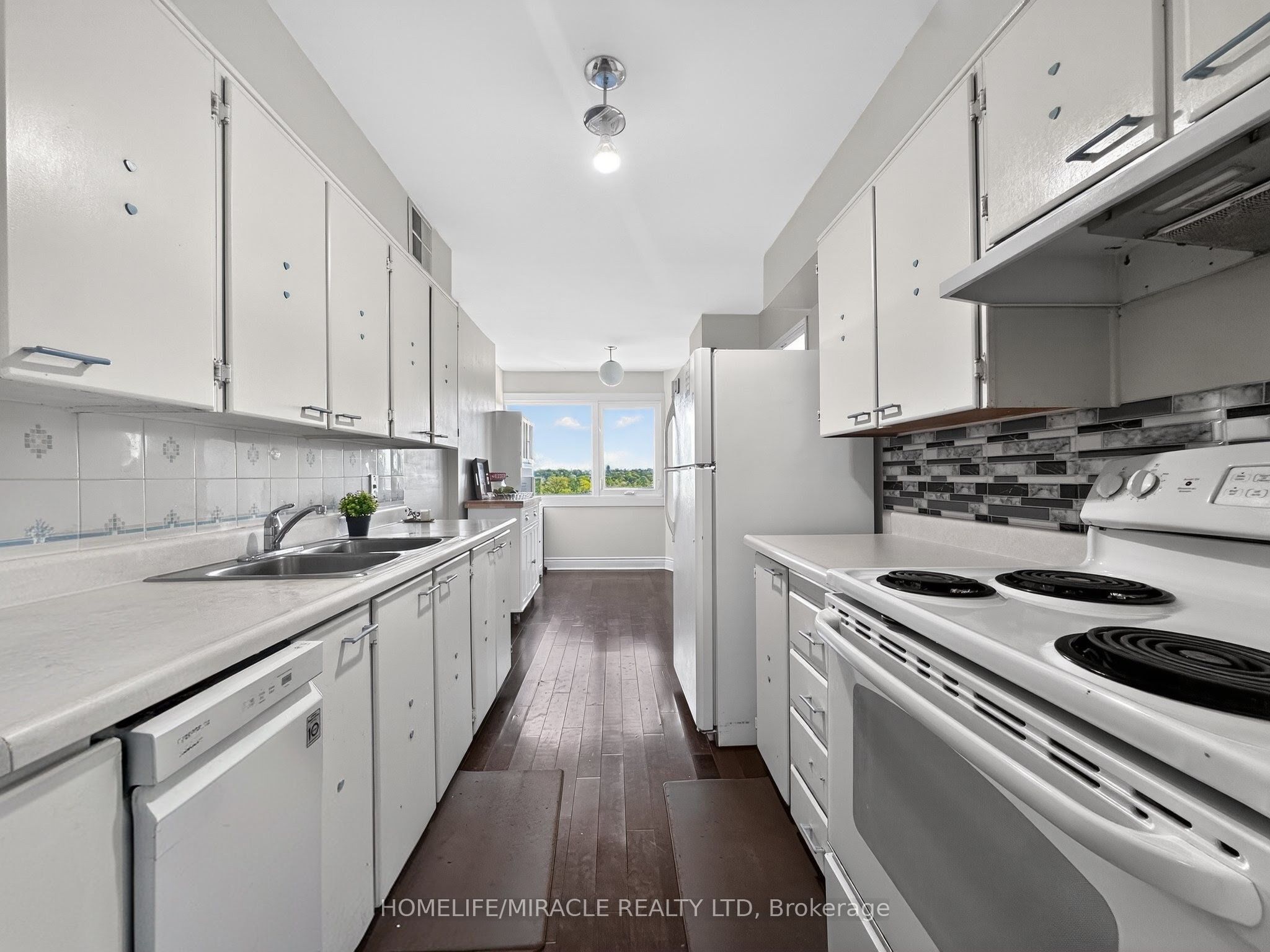 1580 Mississauga valley Boulevard 412, Mississauga, ON L5A 3T8 photo 3