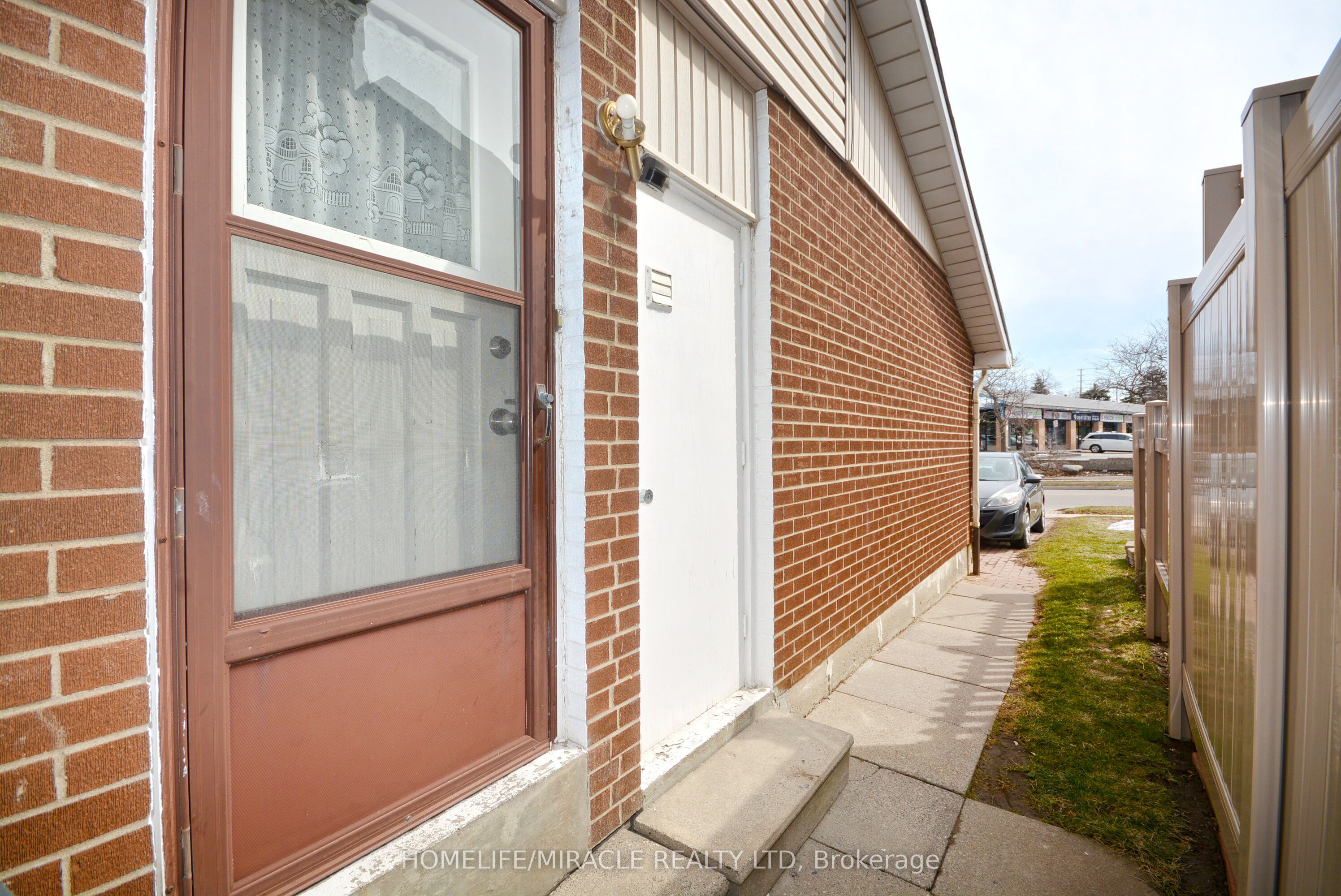 2335 Council Ring Road, Mississauga, ON L5L 1B9 photo 4