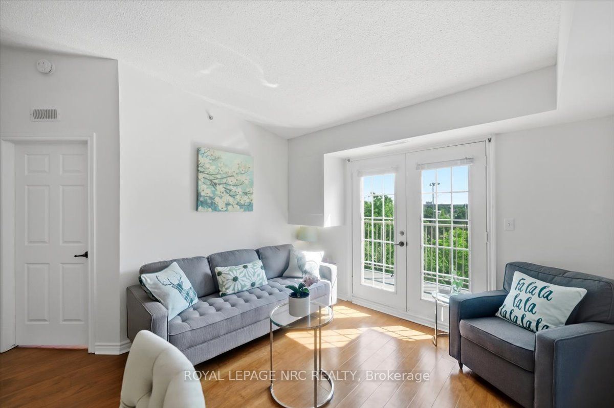 1450 Bishops Gate 409, Oakville, ON L6M 4N1 photo 5