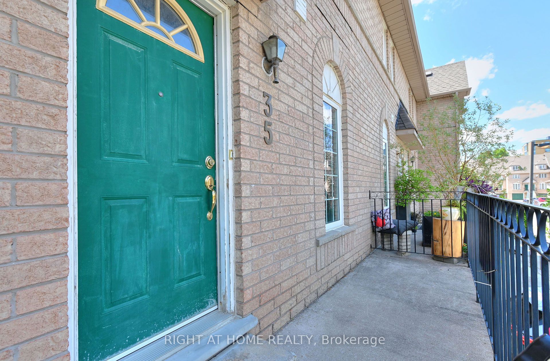 80 Strathaven Drive 35, Mississauga, ON L5R 3V9 photo 3