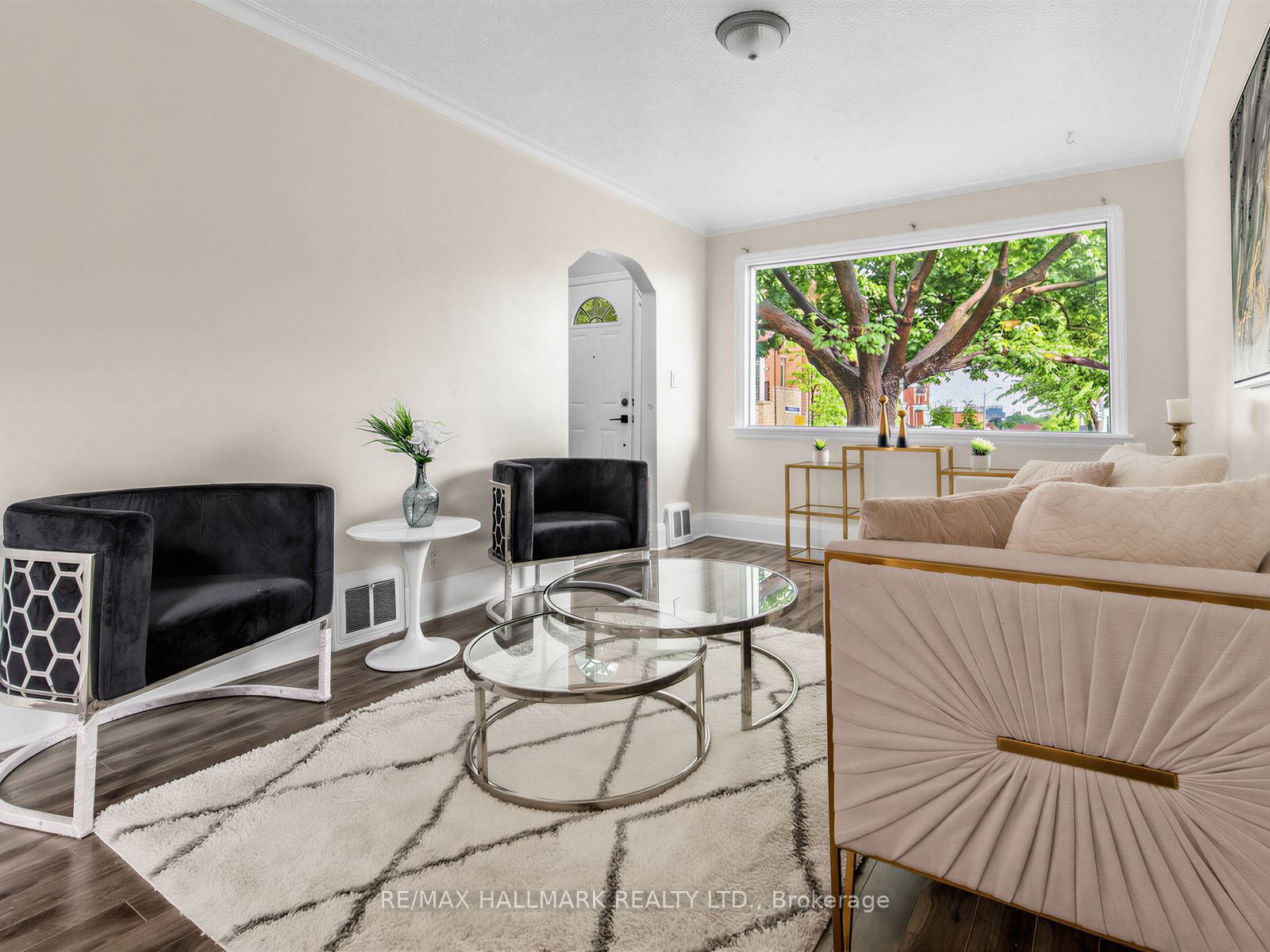 38 Ypres Road, Toronto, ON M6M 1N9 photo 5