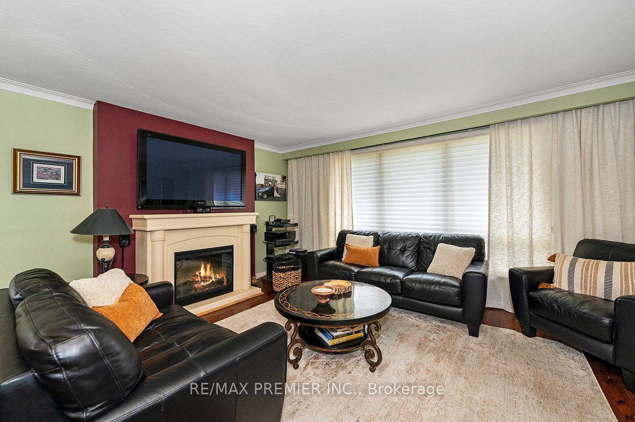 2894 Weston Road, Toronto, ON M9M 2S5 photo 3