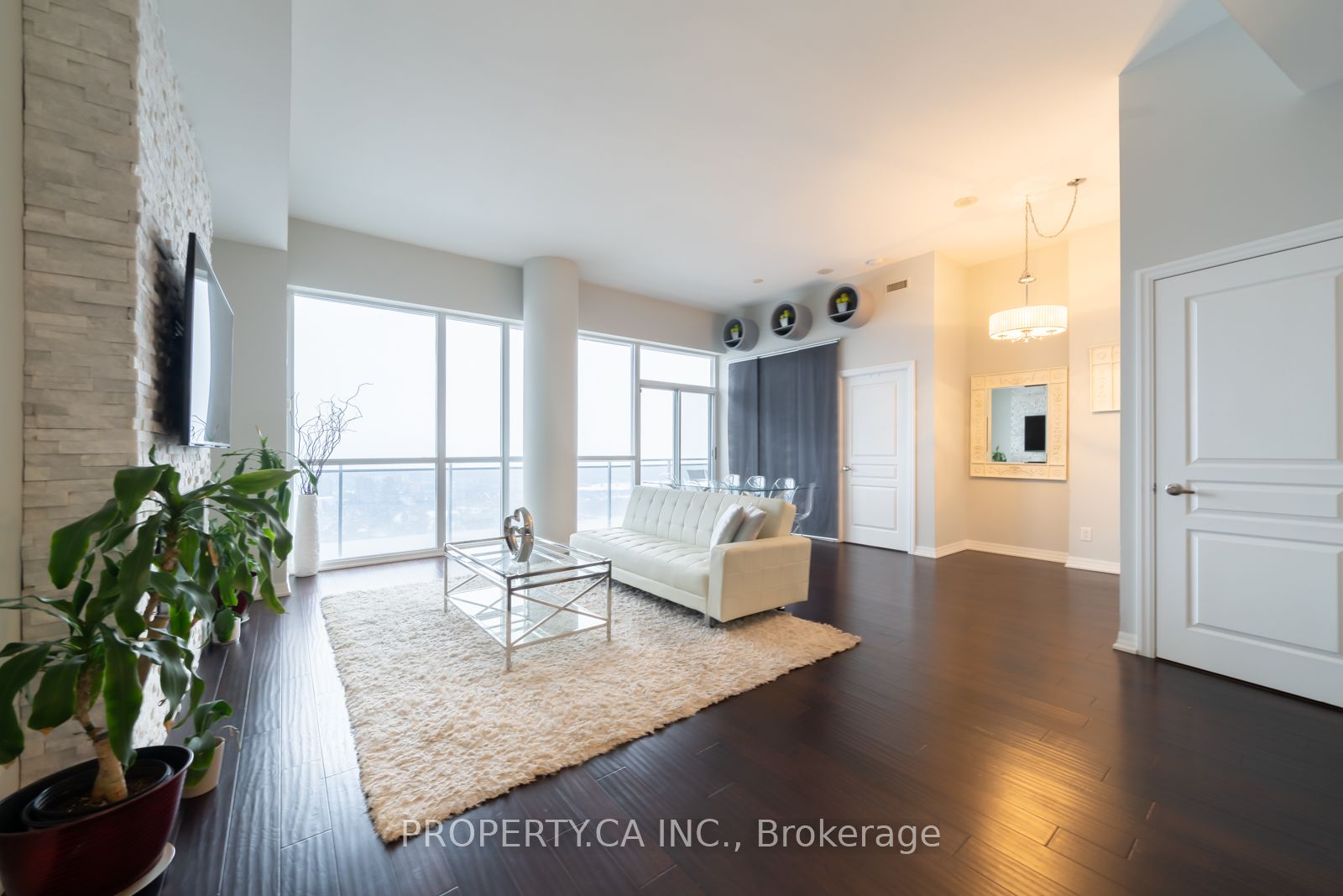 223 Webb Drive PH3504, Mississauga, ON L5B 0E8 photo 2