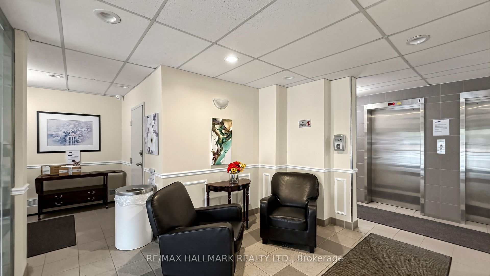 49 Queen Street E 402, Mississauga, ON L5G 4N6 photo 4