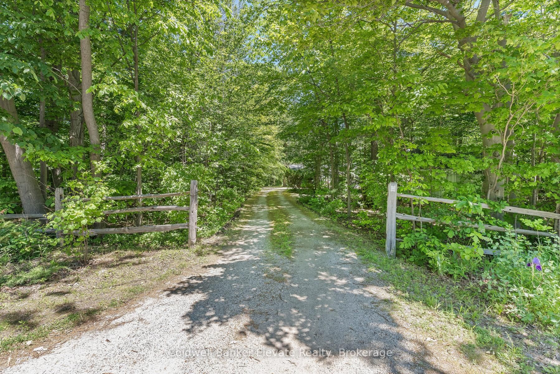 9761 Eighth Line, Halton Hills, ON L7G 4S5 photo 2