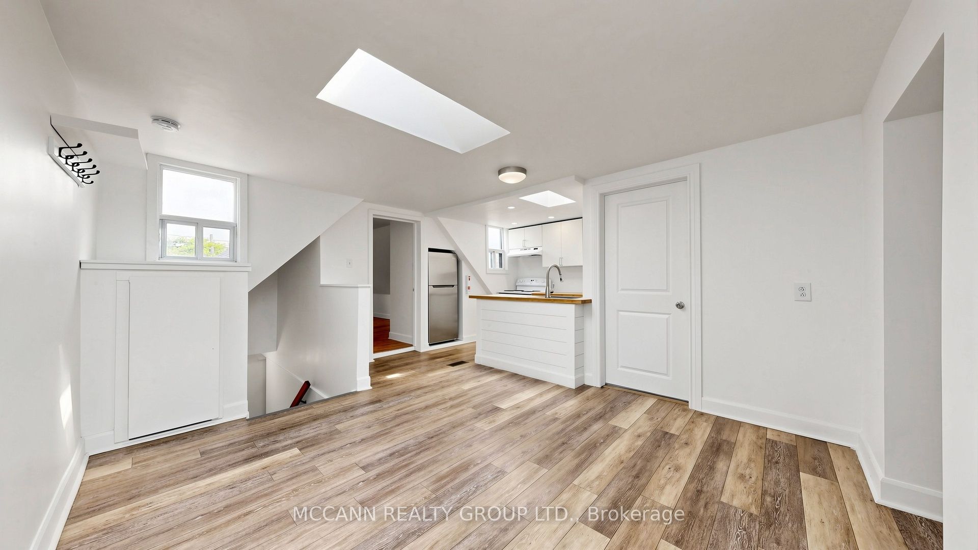 384 Whitmore Avenue, Toronto, ON M6E 2N4 photo 5
