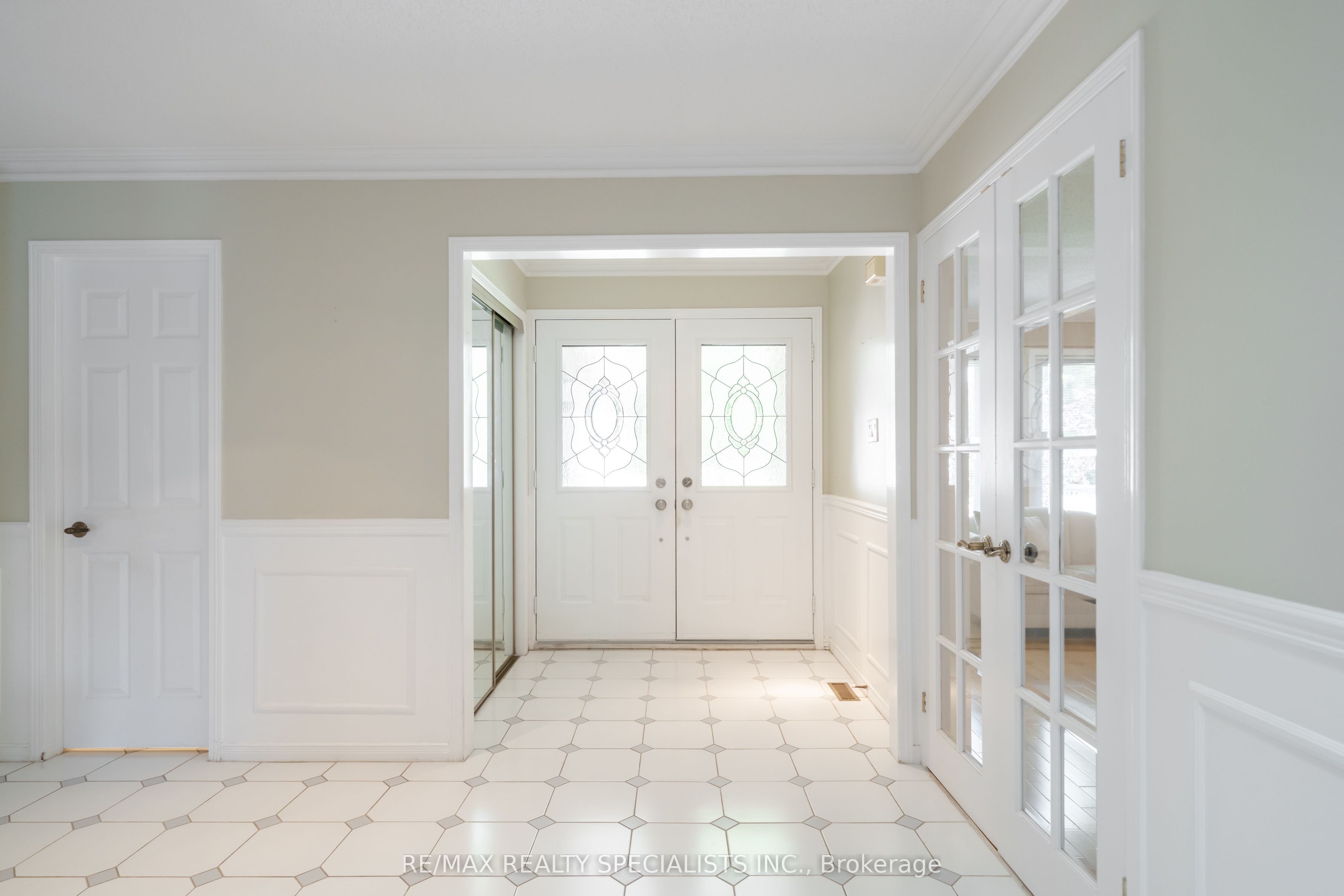 1311 Greenridge Circle, Oakville, ON L6M 2J8 photo 4
