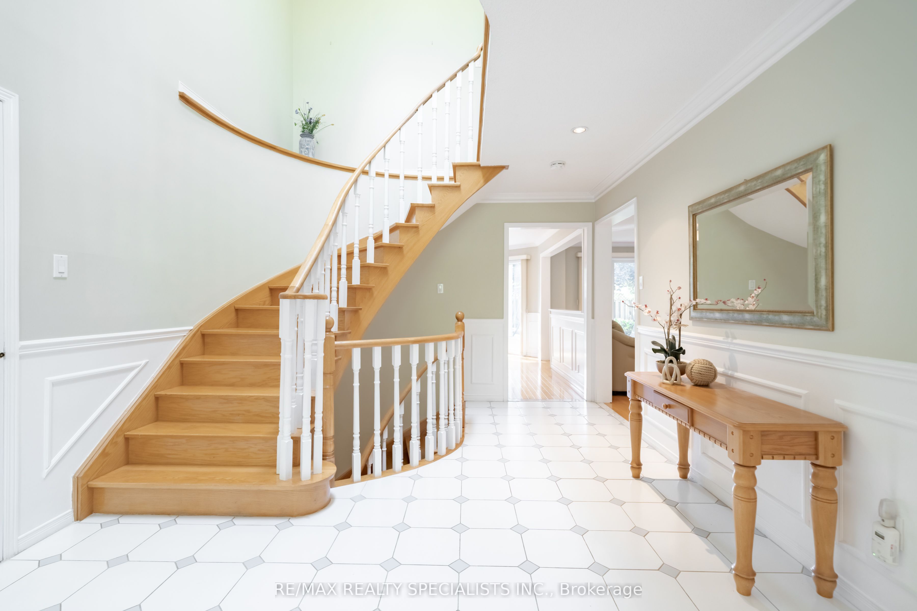 1311 Greenridge Circle, Oakville, ON L6M 2J8 photo 5
