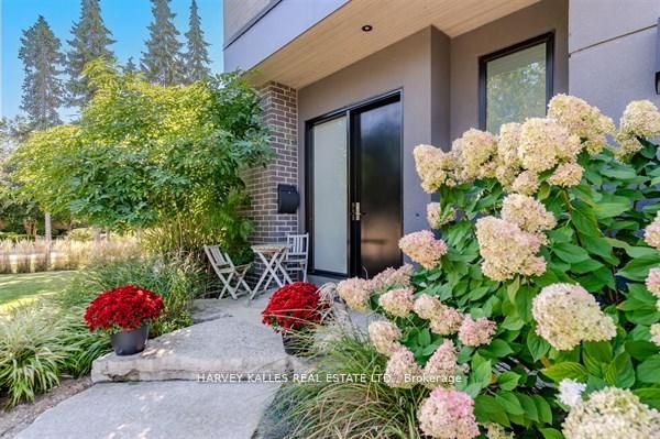 3279 Lakeshore Road, Burlington, ON L7N 1A7 photo 2