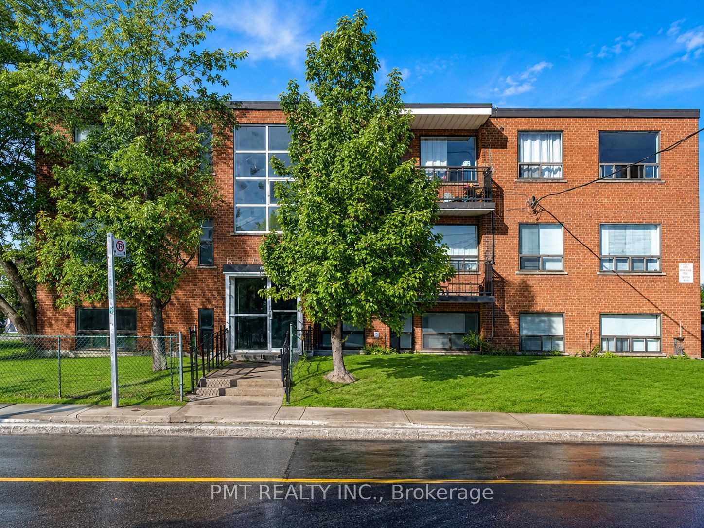 137 Brookhaven Drive 7, Toronto, ON M6M 4P1