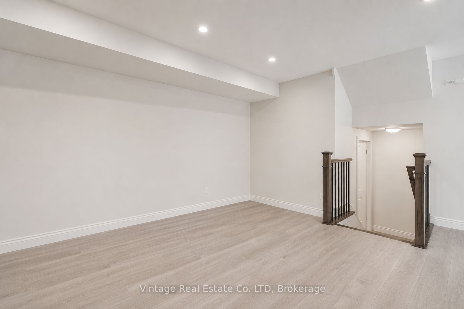 126 Christopher Road, Oakville, ON L6H 0Y1 photo 3