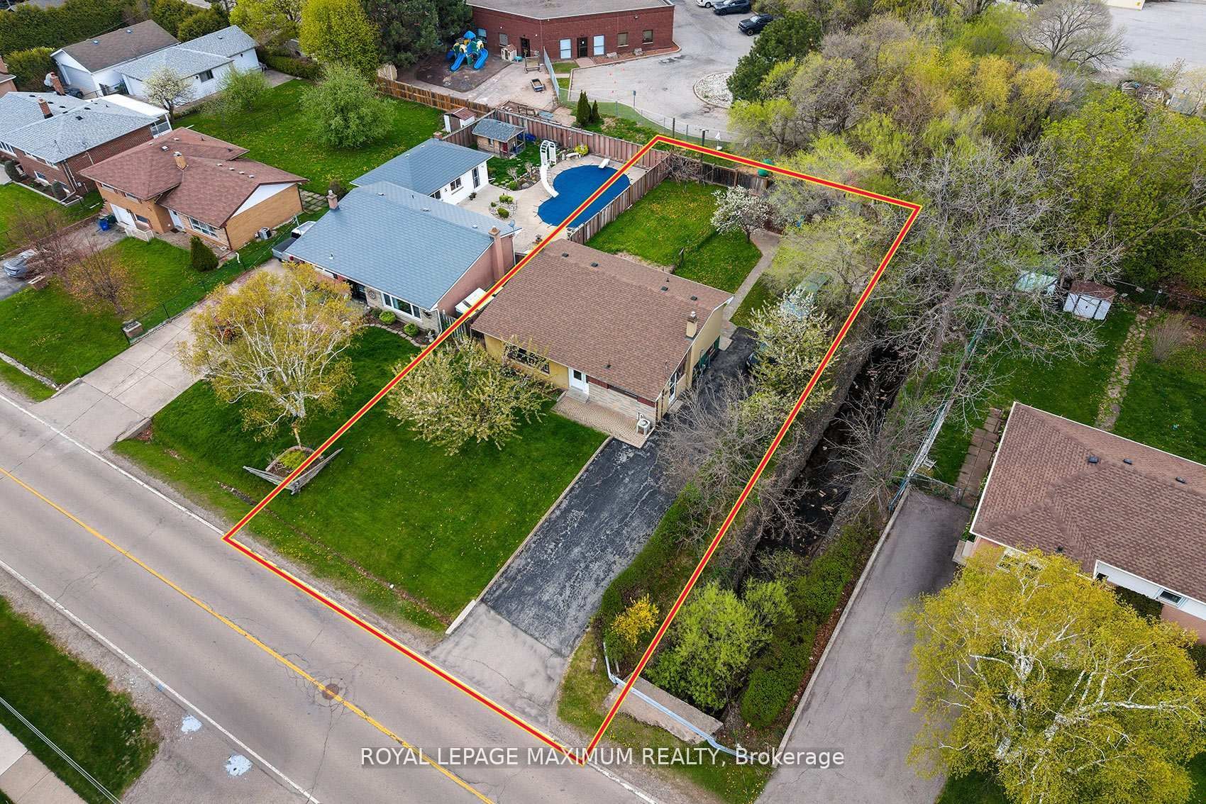 565 Pinegrove Road, Oakville, ON L6K 2C5 photo 2