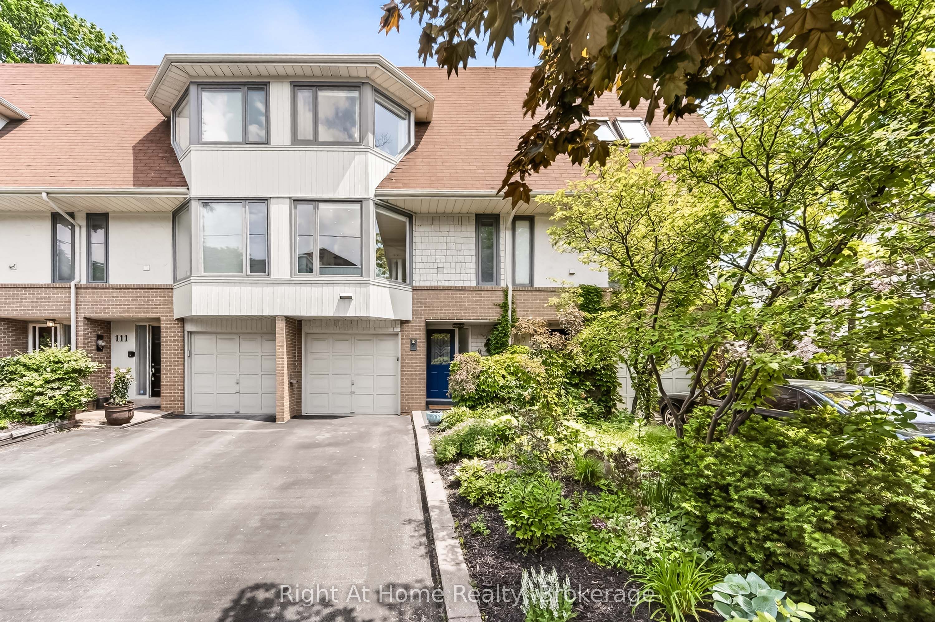 109 Brant Street, Oakville, ON L6K 2Z7 photo 4