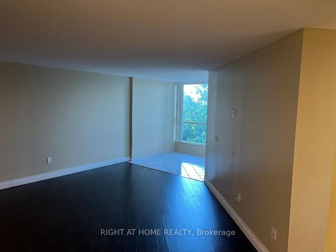 5 rowntree Road 409, Toronto, ON M9V 5G9 photo 2
