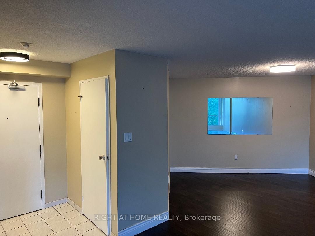 5 rowntree Road 409, Toronto, ON M9V 5G9 photo 3