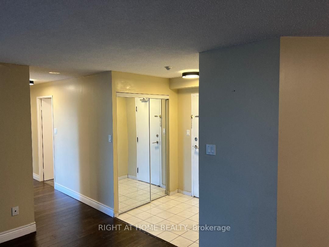 5 rowntree Road 409, Toronto, ON M9V 5G9 photo 5