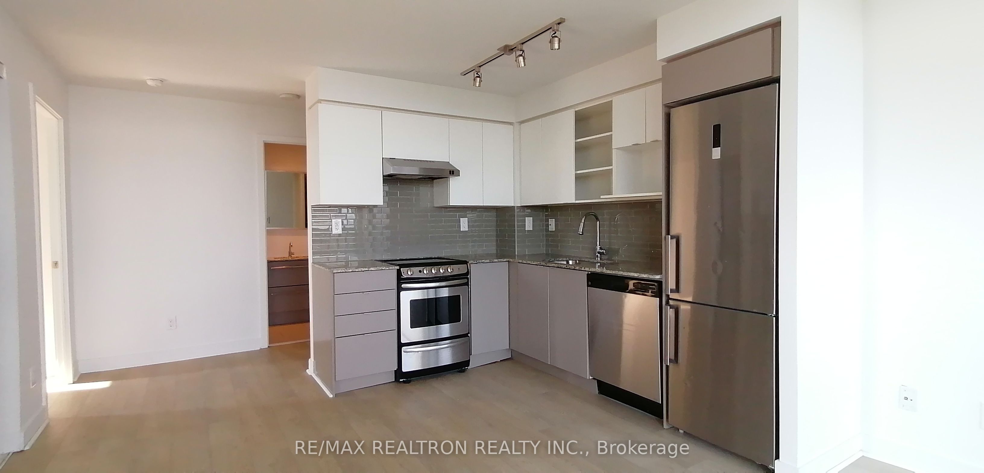 160 Flemington Road 715, Toronto, ON M6A 0A9 photo 5