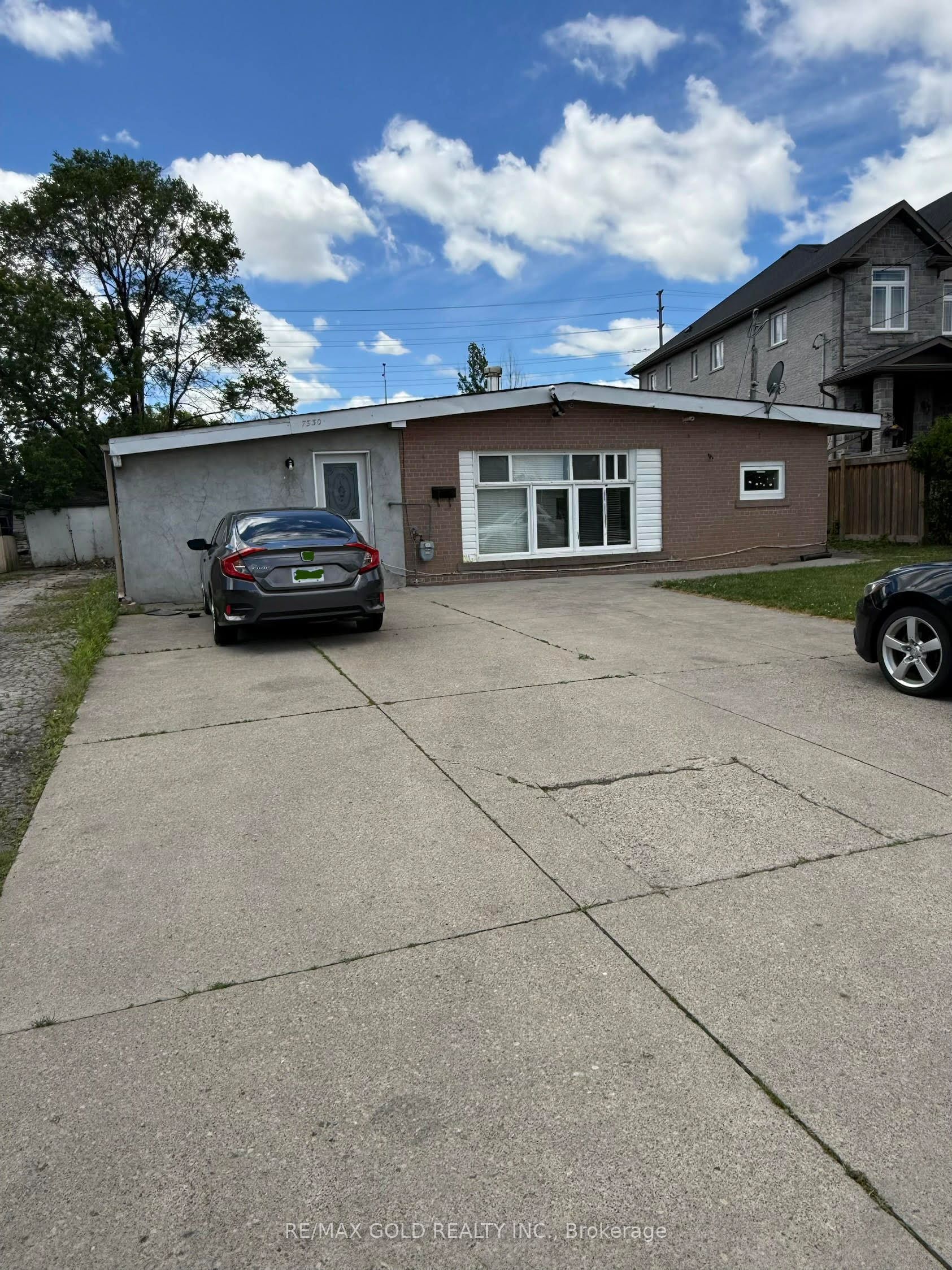 7530 Redstone Road, Mississauga, ON L4T 2B8