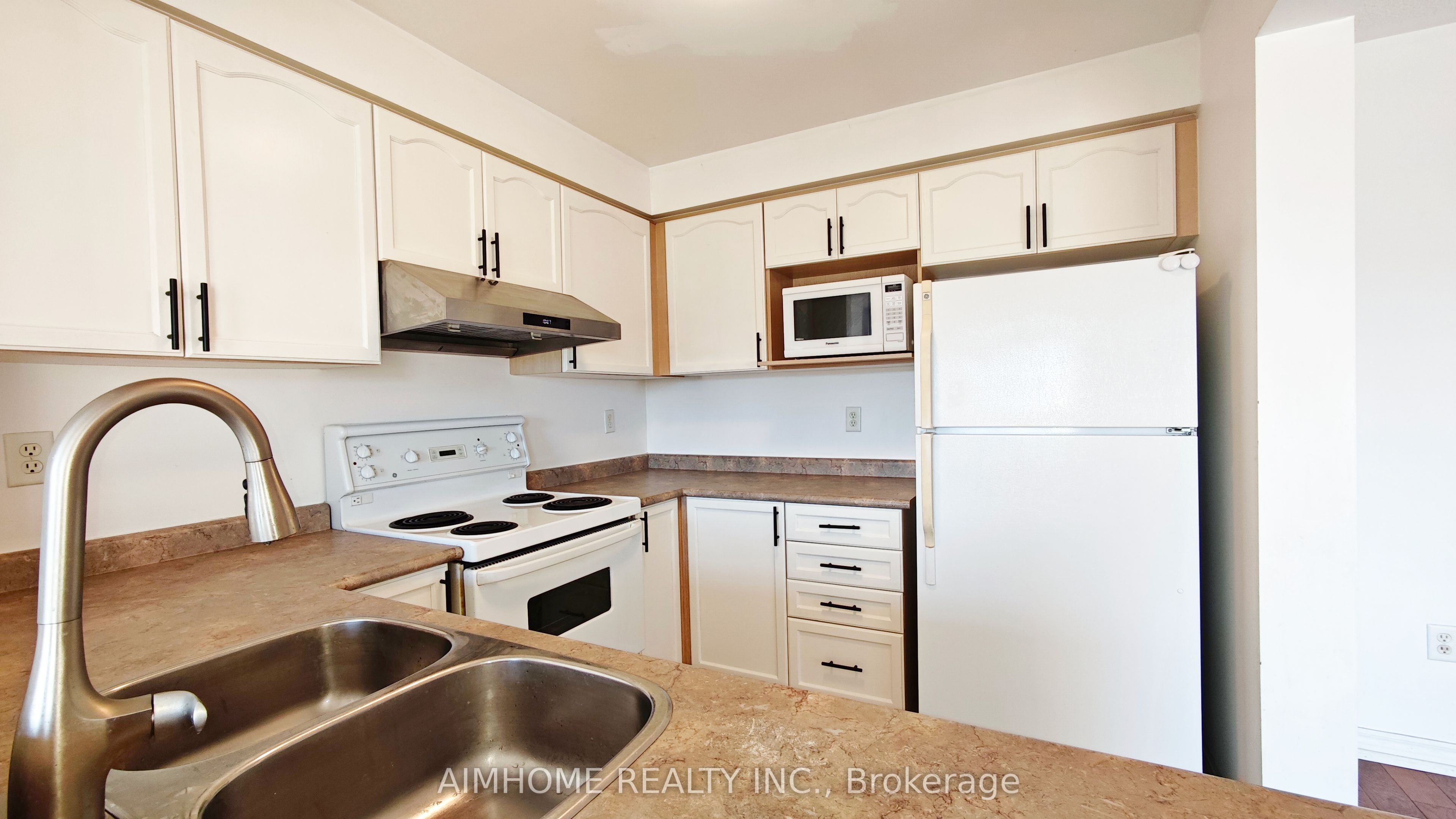 340 KITTRIDGE Road, Oakville, ON L6H 7K6 photo 2
