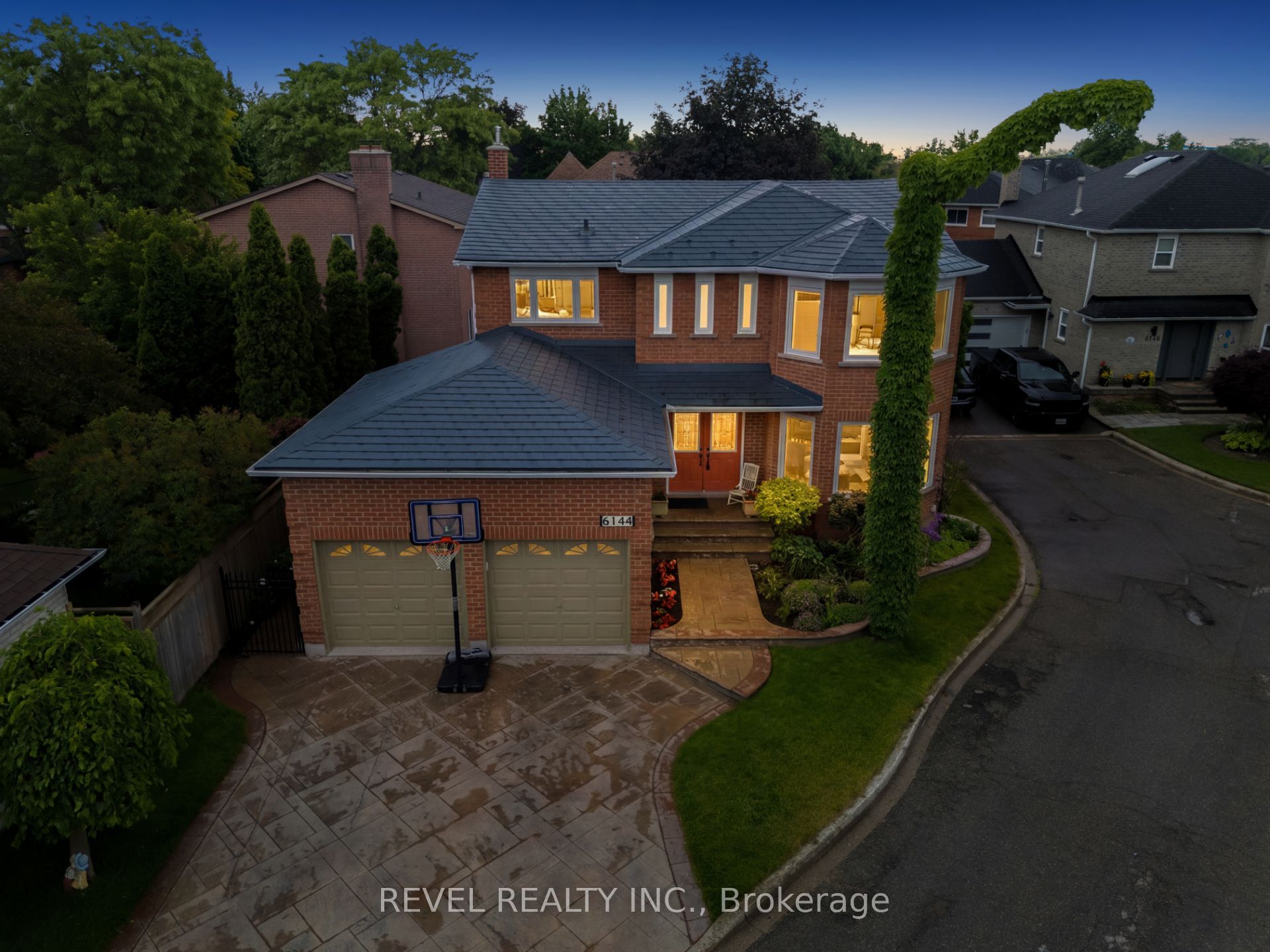 6144 Tenth Line W, Mississauga, ON L5N 5S7