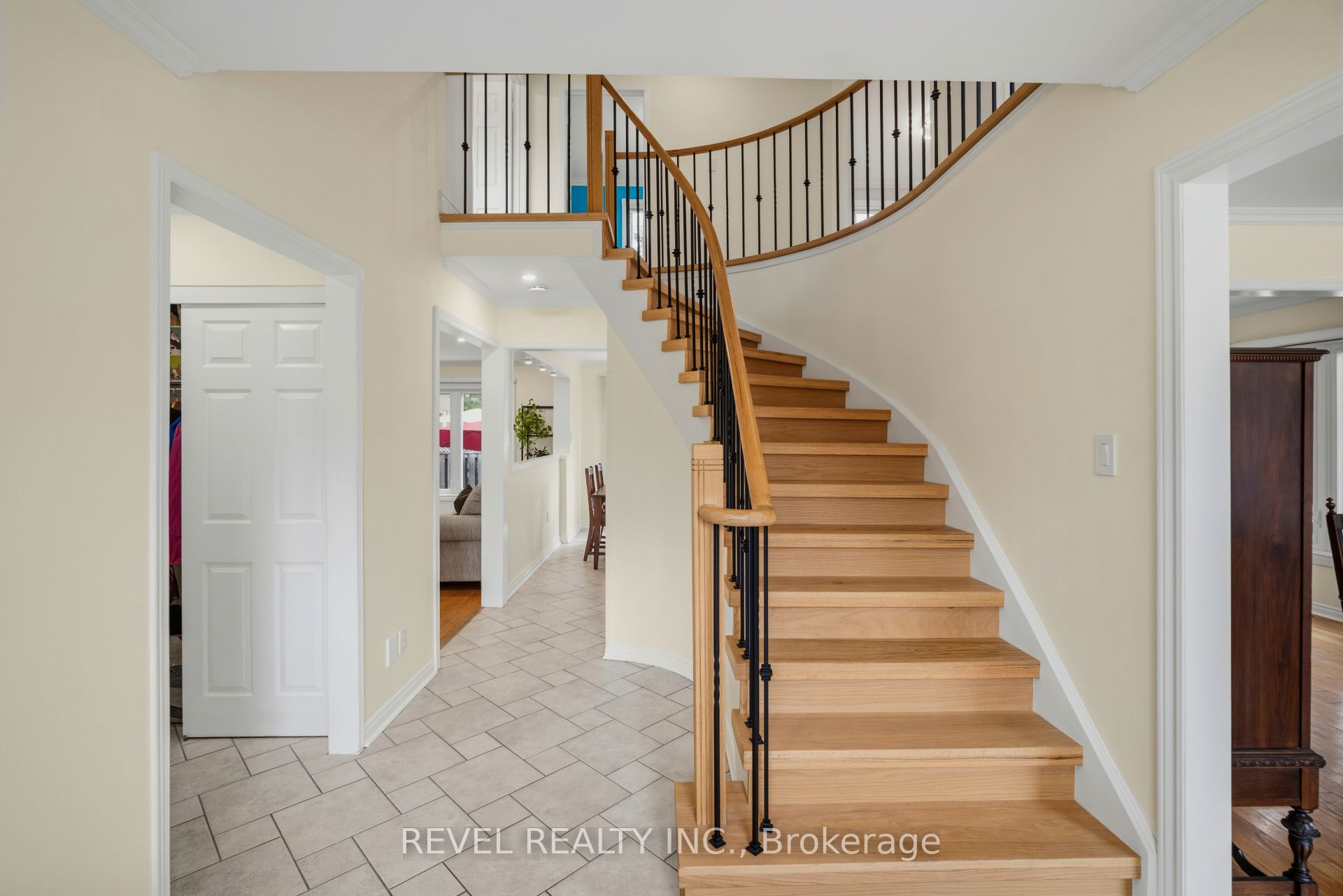 6144 Tenth Line W, Mississauga, ON L5N 5S7 photo 2