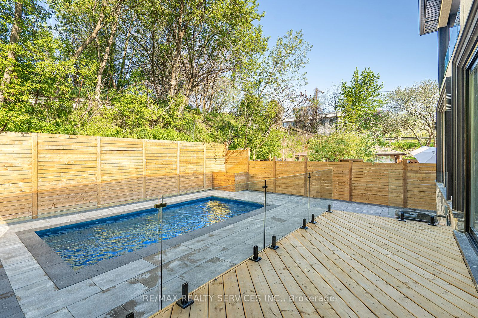 3 Bonnyview Drive, Toronto, ON M8Y 3G5 photo 4
