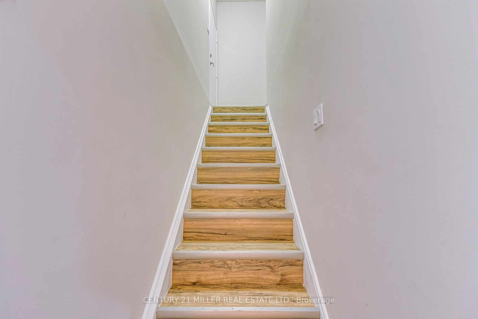 1351 Fieldcrest Lane #Lower, Oakville, ON L6M 2W8 photo 4