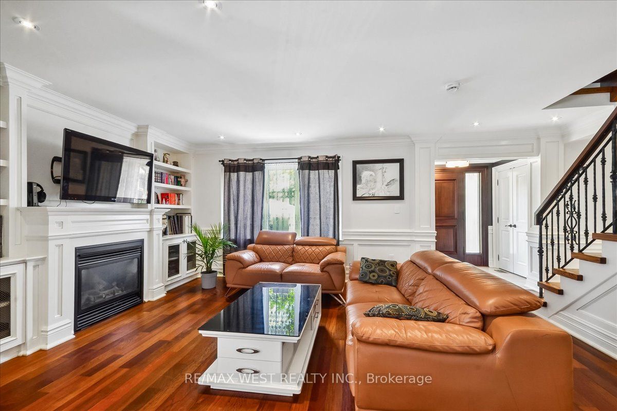 11 Hillcroft Drive, Toronto, ON M9B 4X4 photo 3