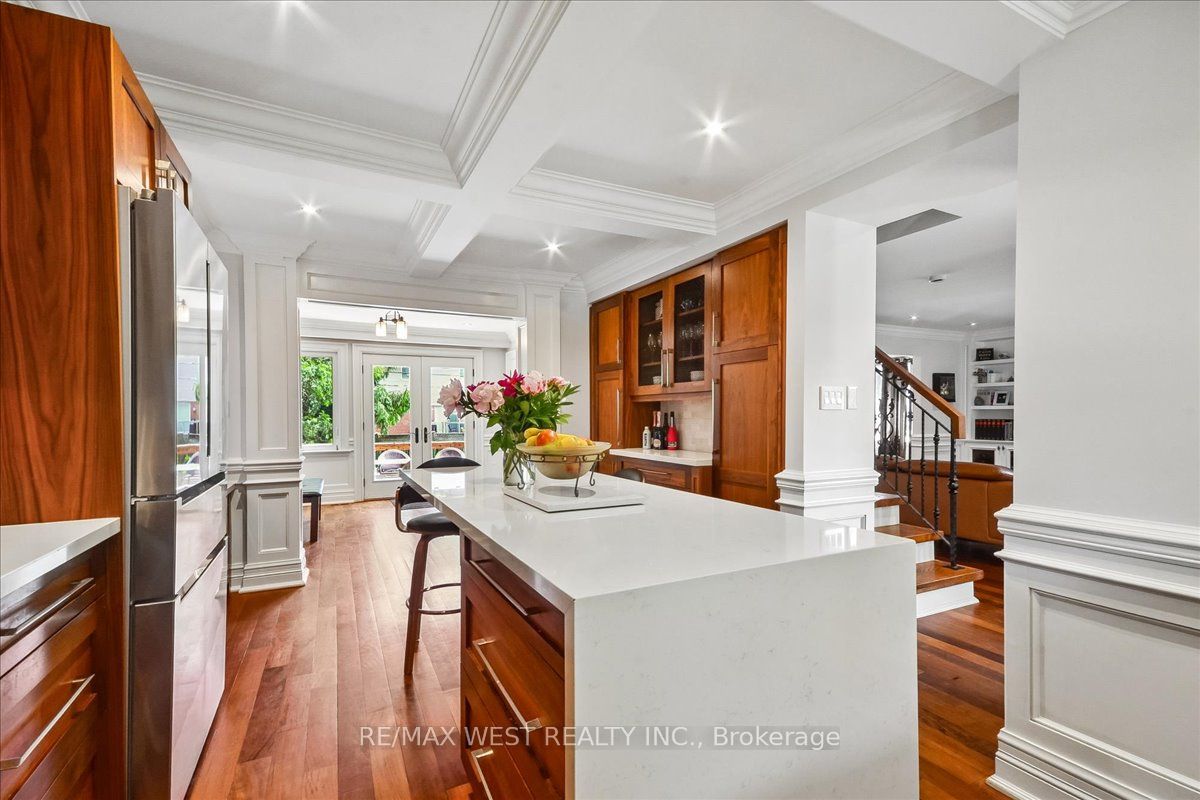 11 Hillcroft Drive, Toronto, ON M9B 4X4 photo 5