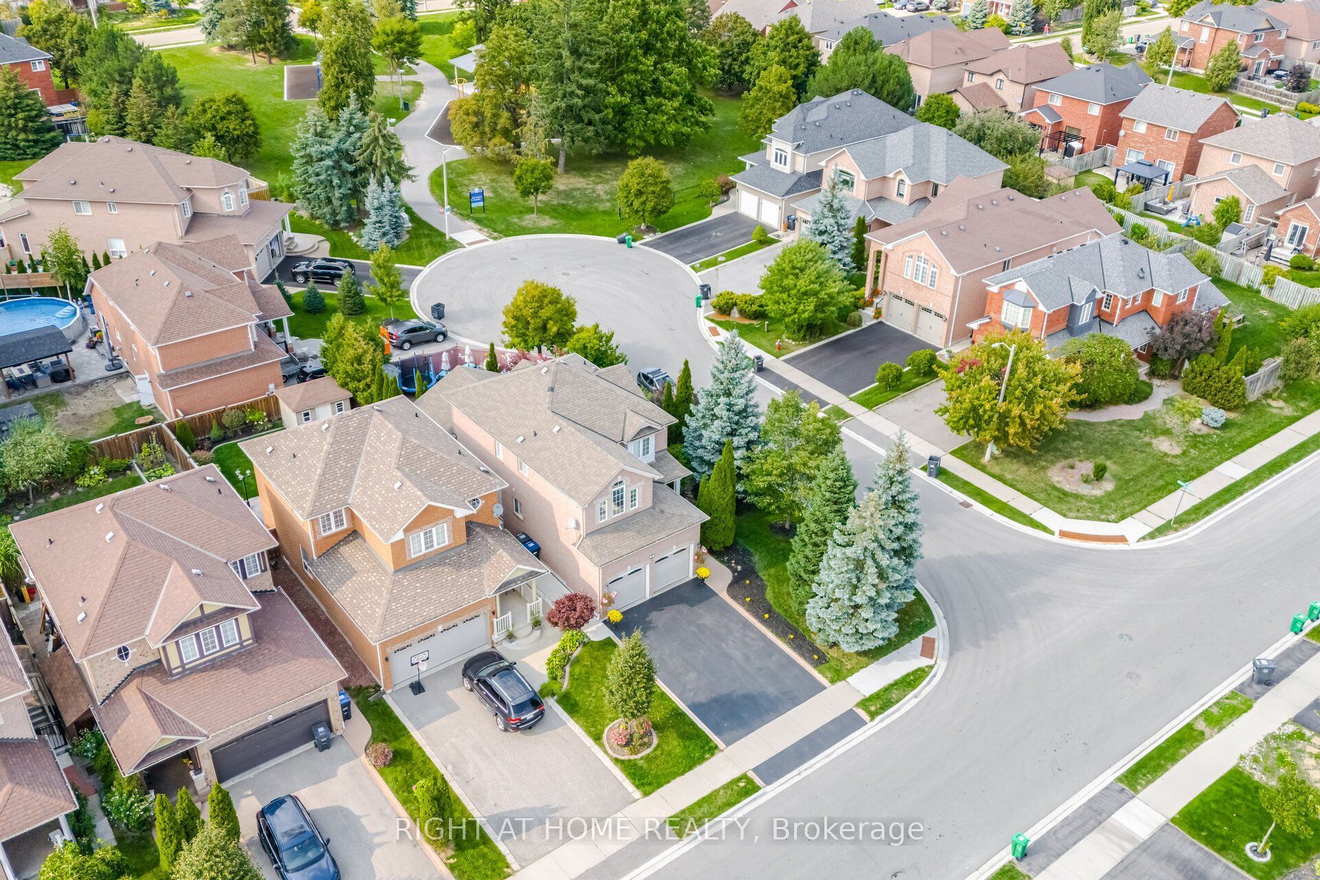 2 Melrose Gardens, Brampton, ON L7A 1J7 photo 5