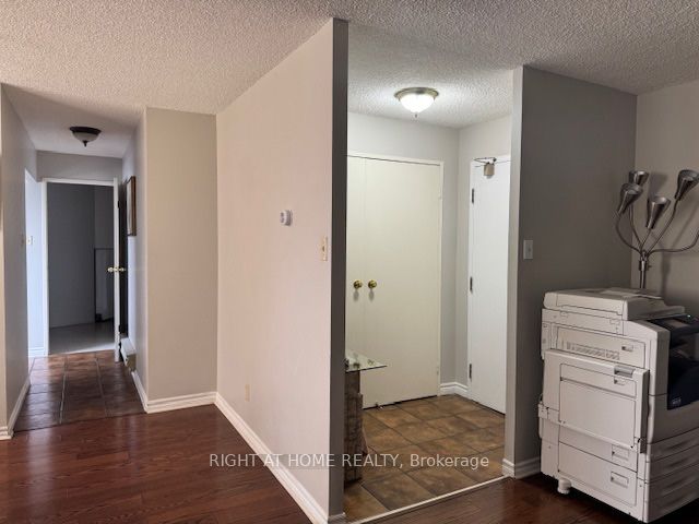 3700 Kaneff Crescent 802, Mississauga, ON L5A 4B8 photo 3