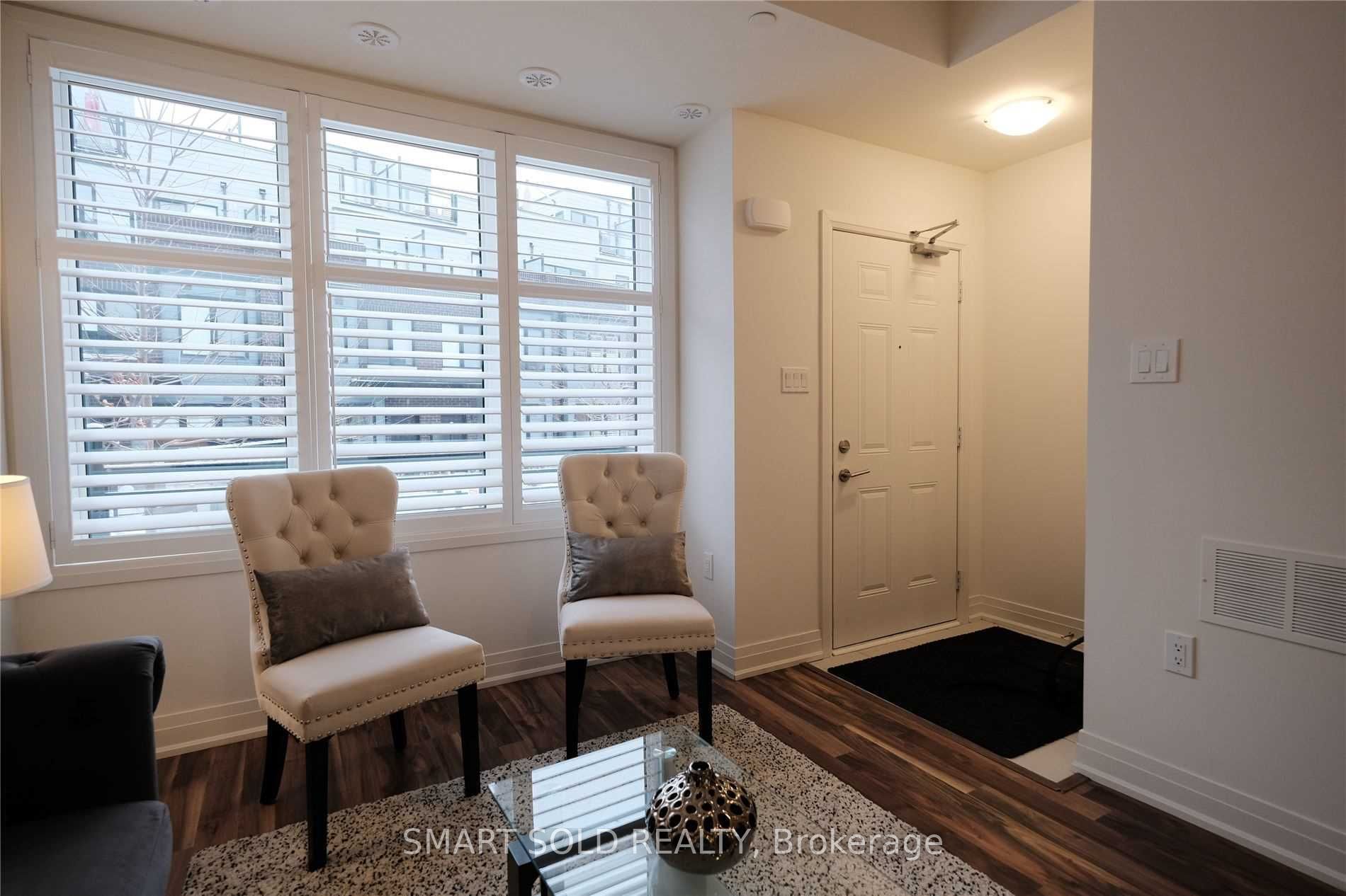 1155 straud Lane 4, Mississauga, ON L5J 0B3 photo 2