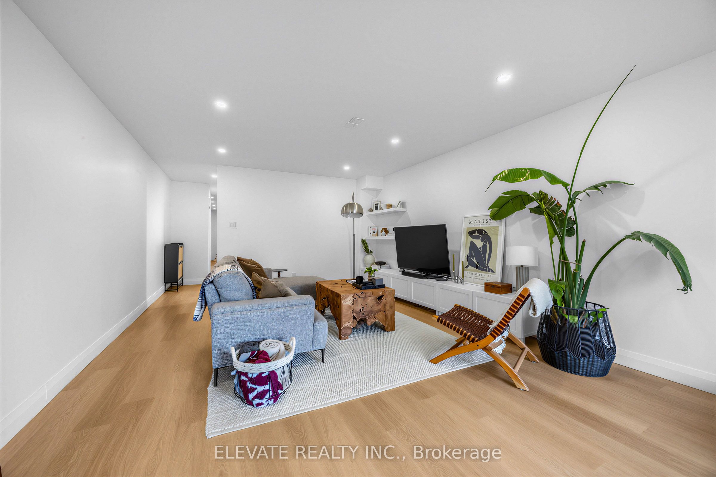 1 Mulock Avenue, Toronto, ON M6N 3C3 photo 3