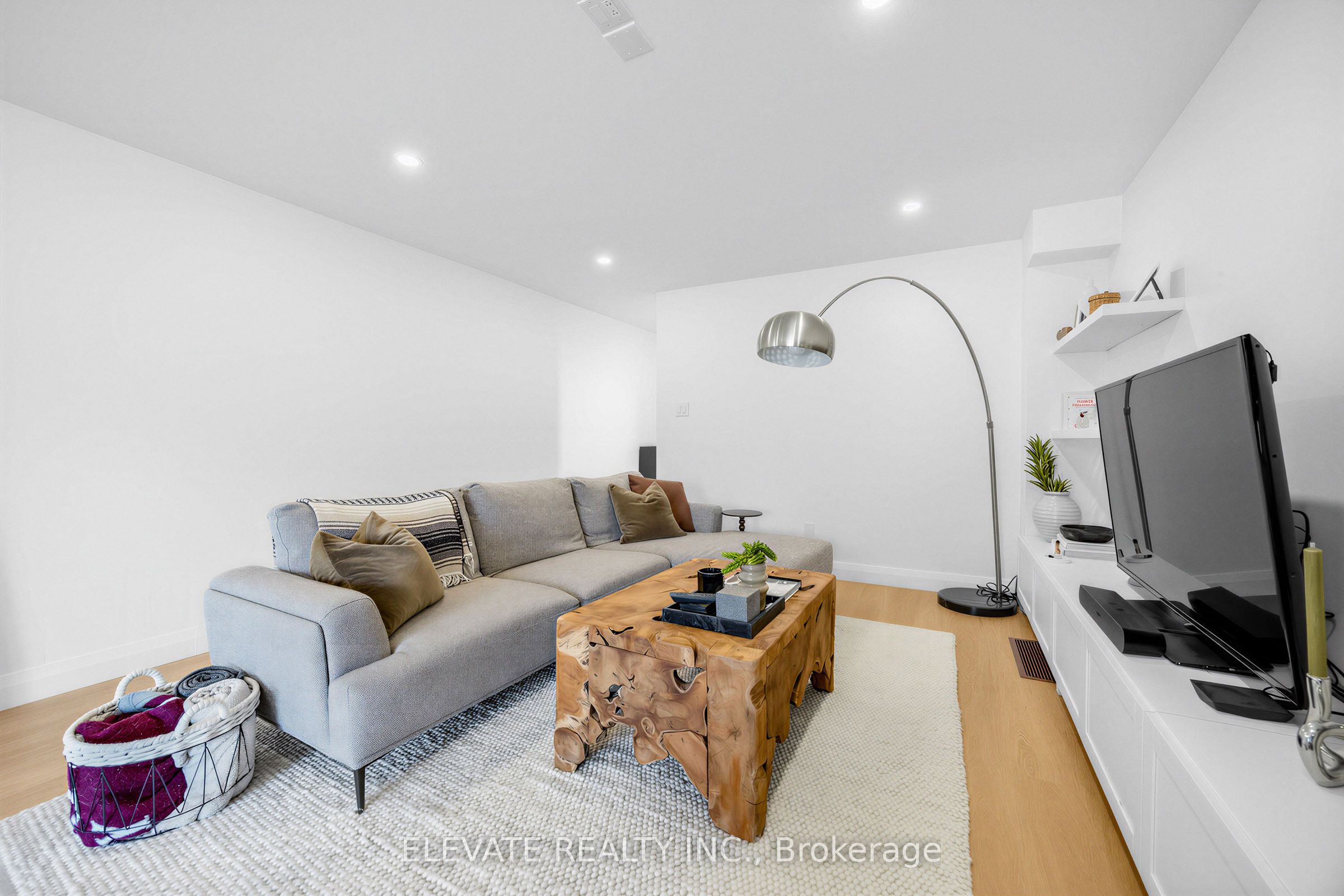 1 Mulock Avenue, Toronto, ON M6N 3C3 photo 5