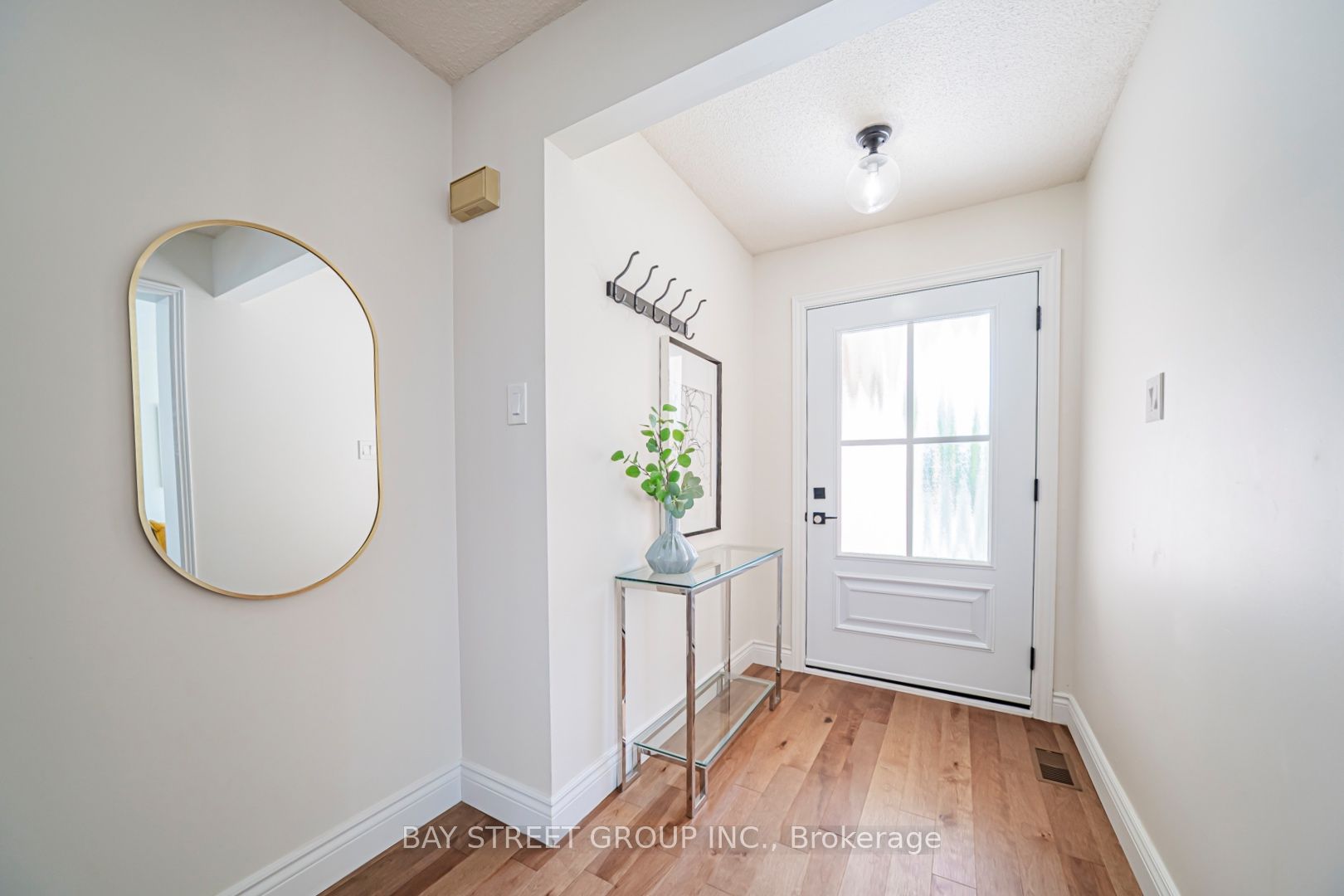 29 Roslo Court, Oakville, ON L6H 4S1 photo 3
