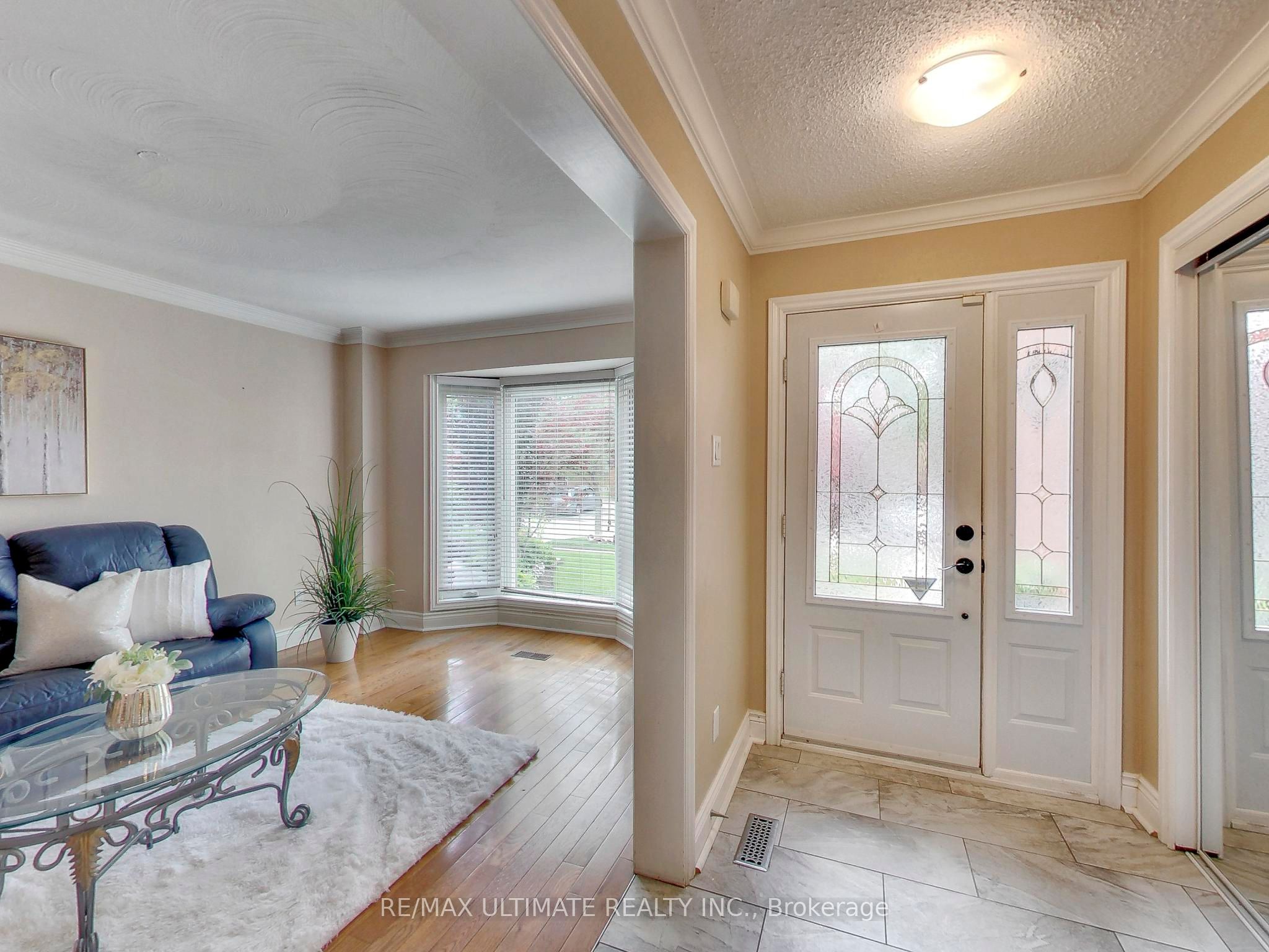 135 Glenn Hawthorne Boulevard, Mississauga, ON L5R 2K8 photo 4