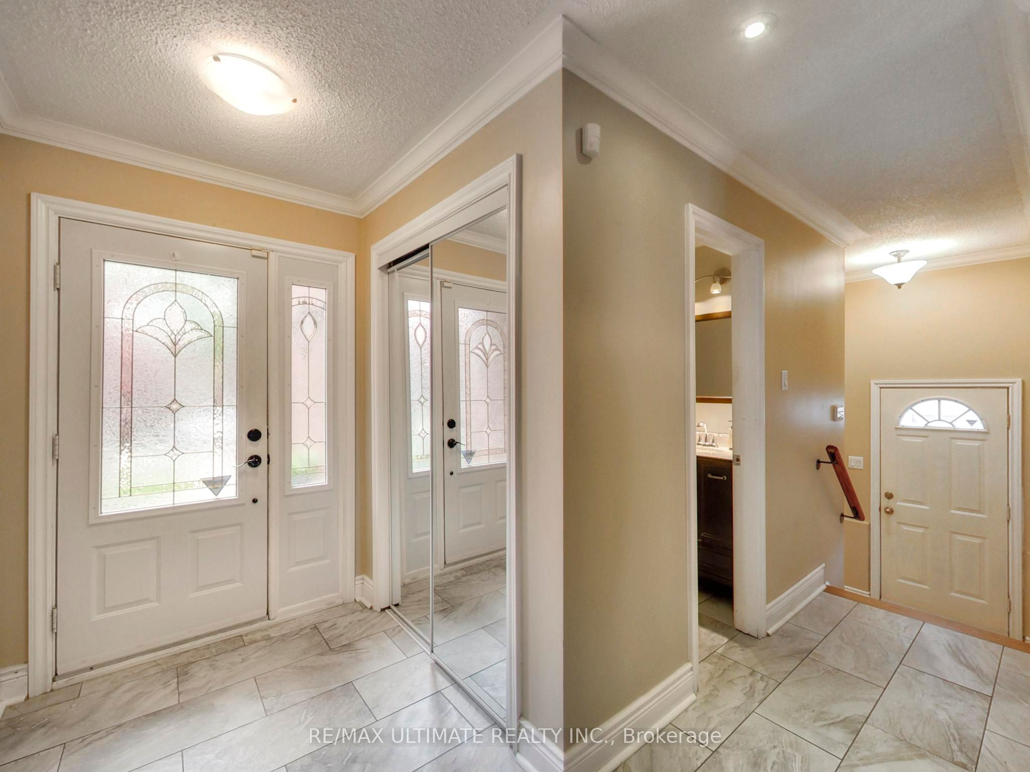 135 Glenn Hawthorne Boulevard, Mississauga, ON L5R 2K8 photo 5