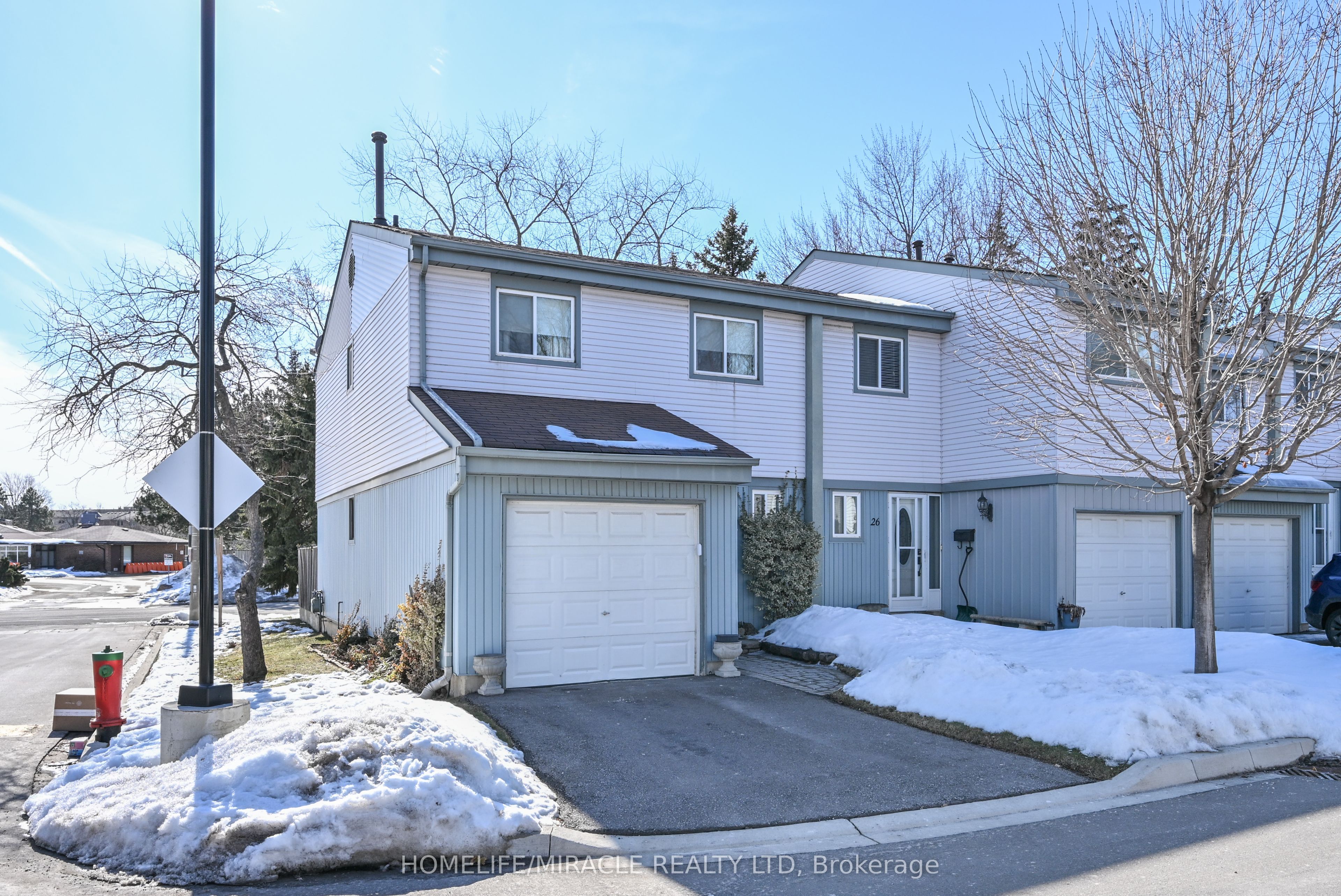 121 Falconer Drive 27, Mississauga, ON L5N 2K8 photo 2