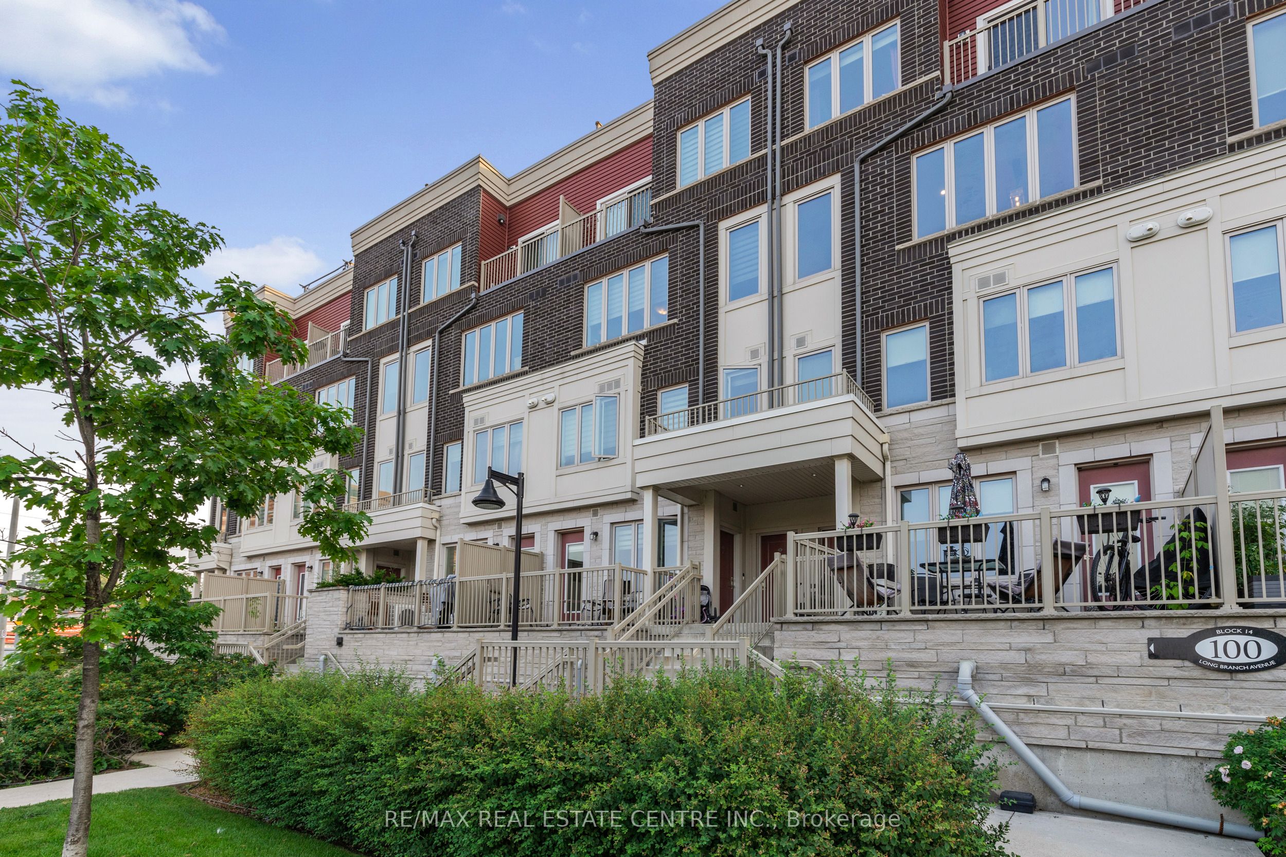 100 Long Branch Avenue 27, Toronto, ON M8W 1N6 photo 2
