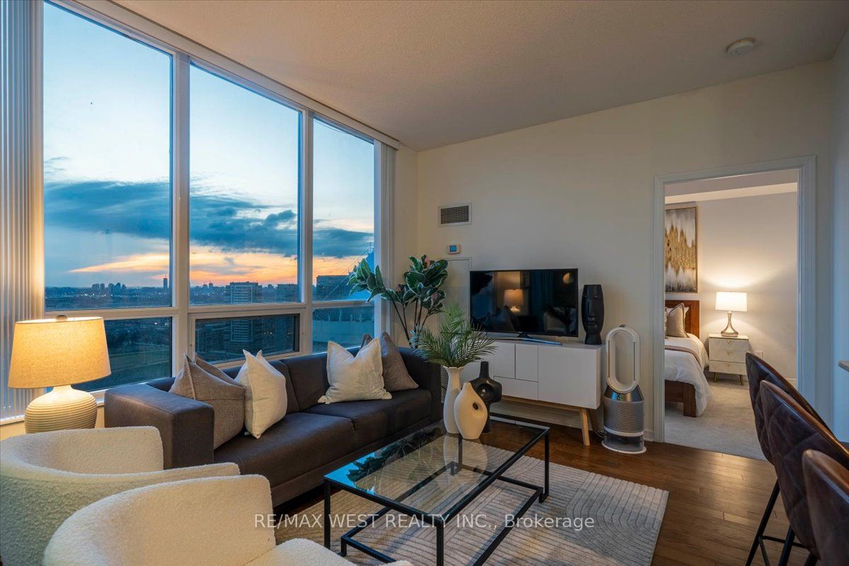 2240 Lake Shore Boulevard W 3302, Toronto, ON M8V 0B1 photo 5