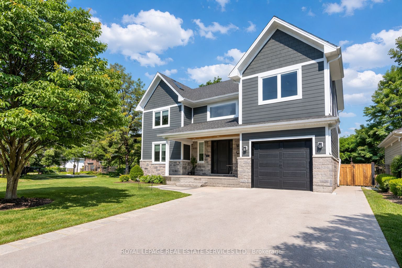 2163 Deyncourt Drive, Burlington, ON L7R 1W2