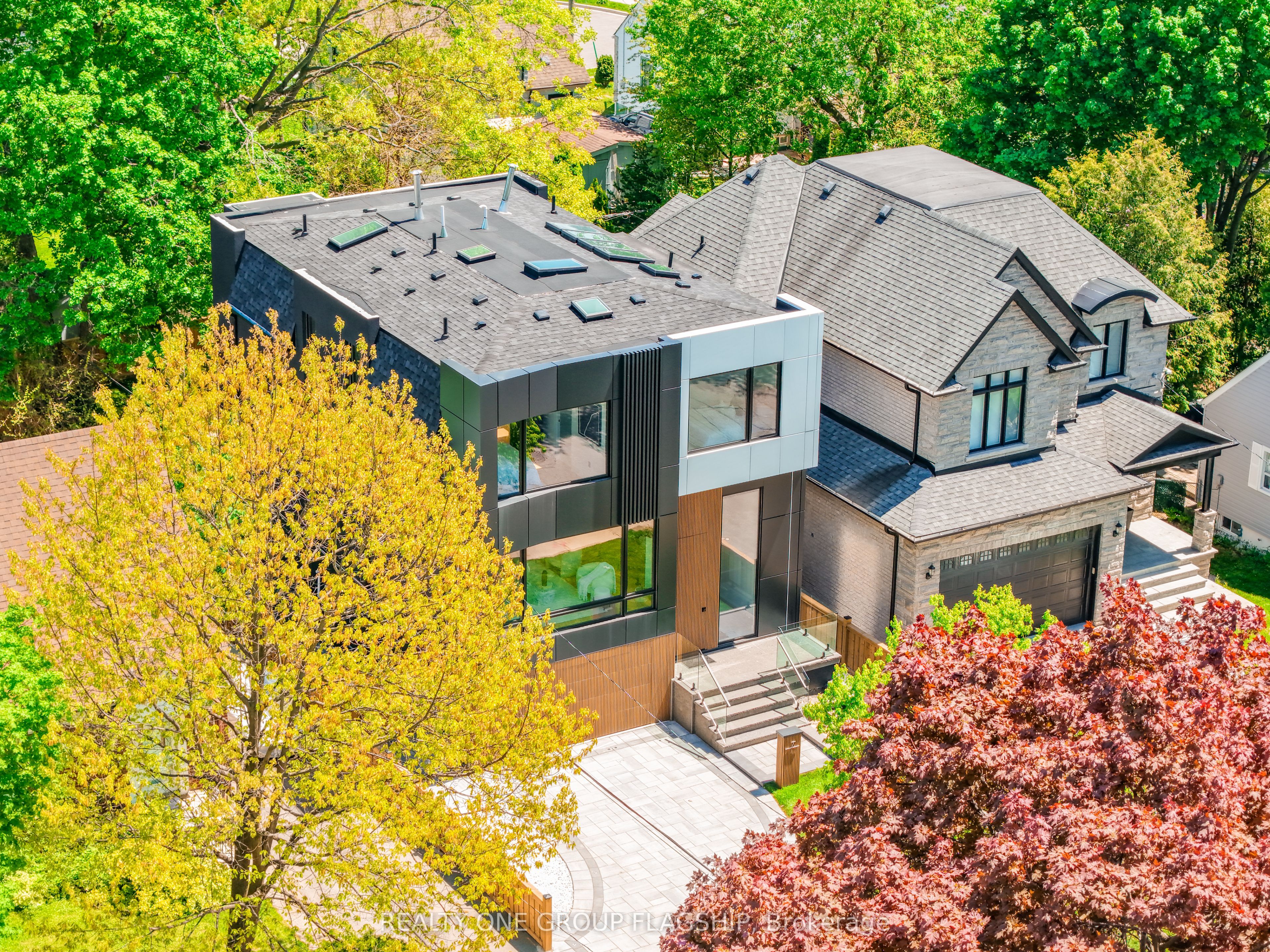 7 Bentley Drive, Toronto, ON M8Z 3L9 photo 2