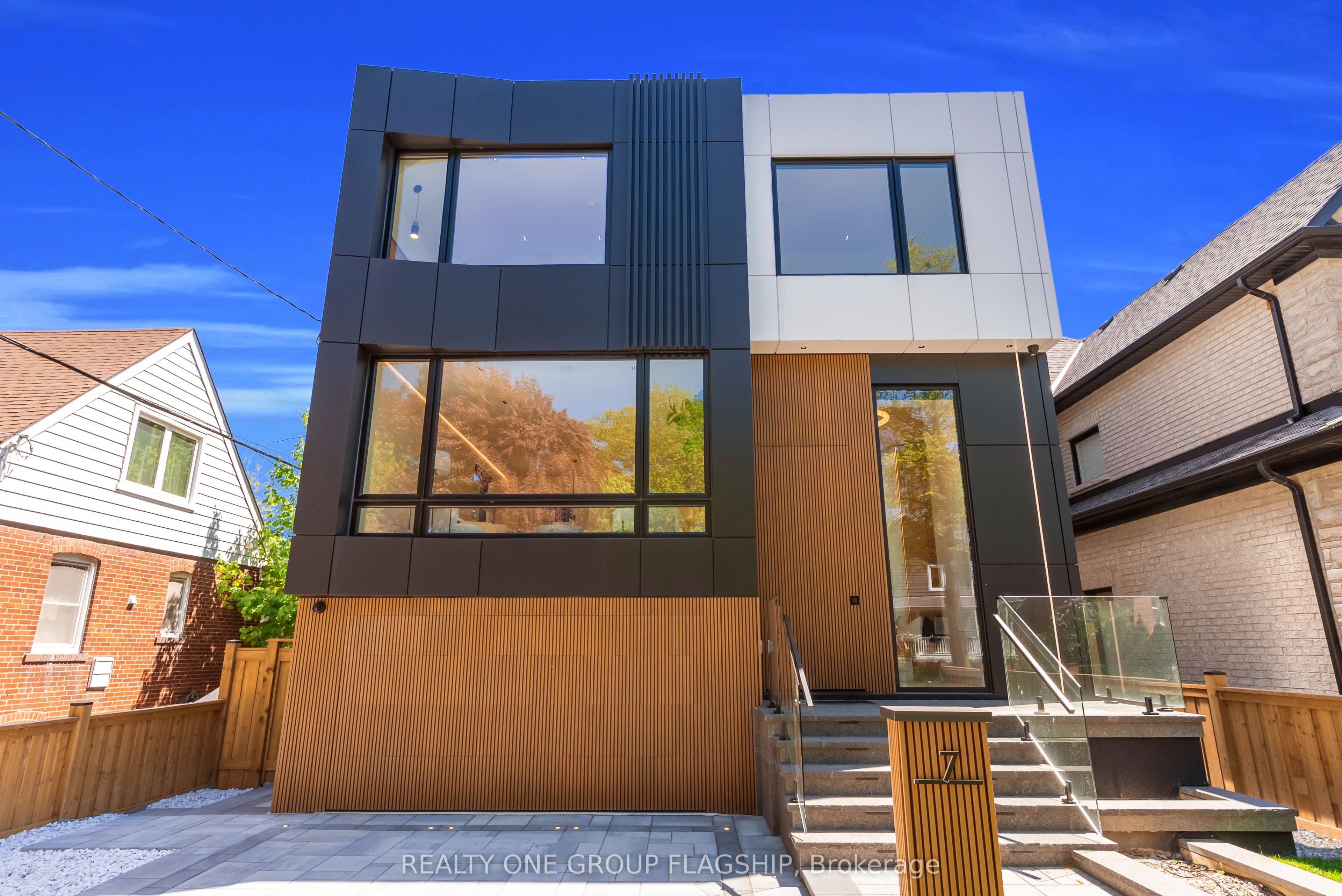 7 Bentley Drive, Toronto, ON M8Z 3L9 photo 3
