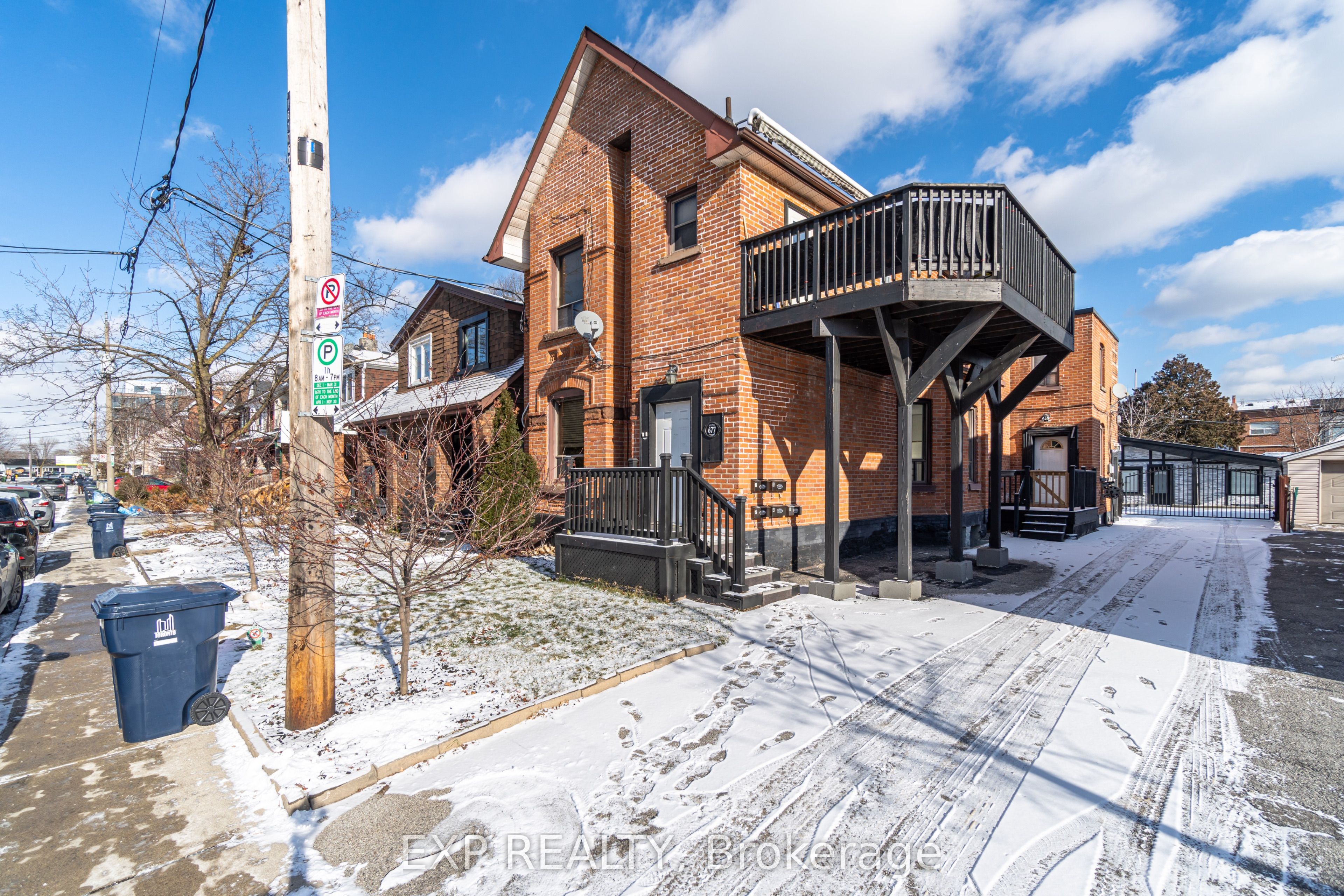 677 Durie Street 3, Toronto, ON M6S 3H4 photo 2