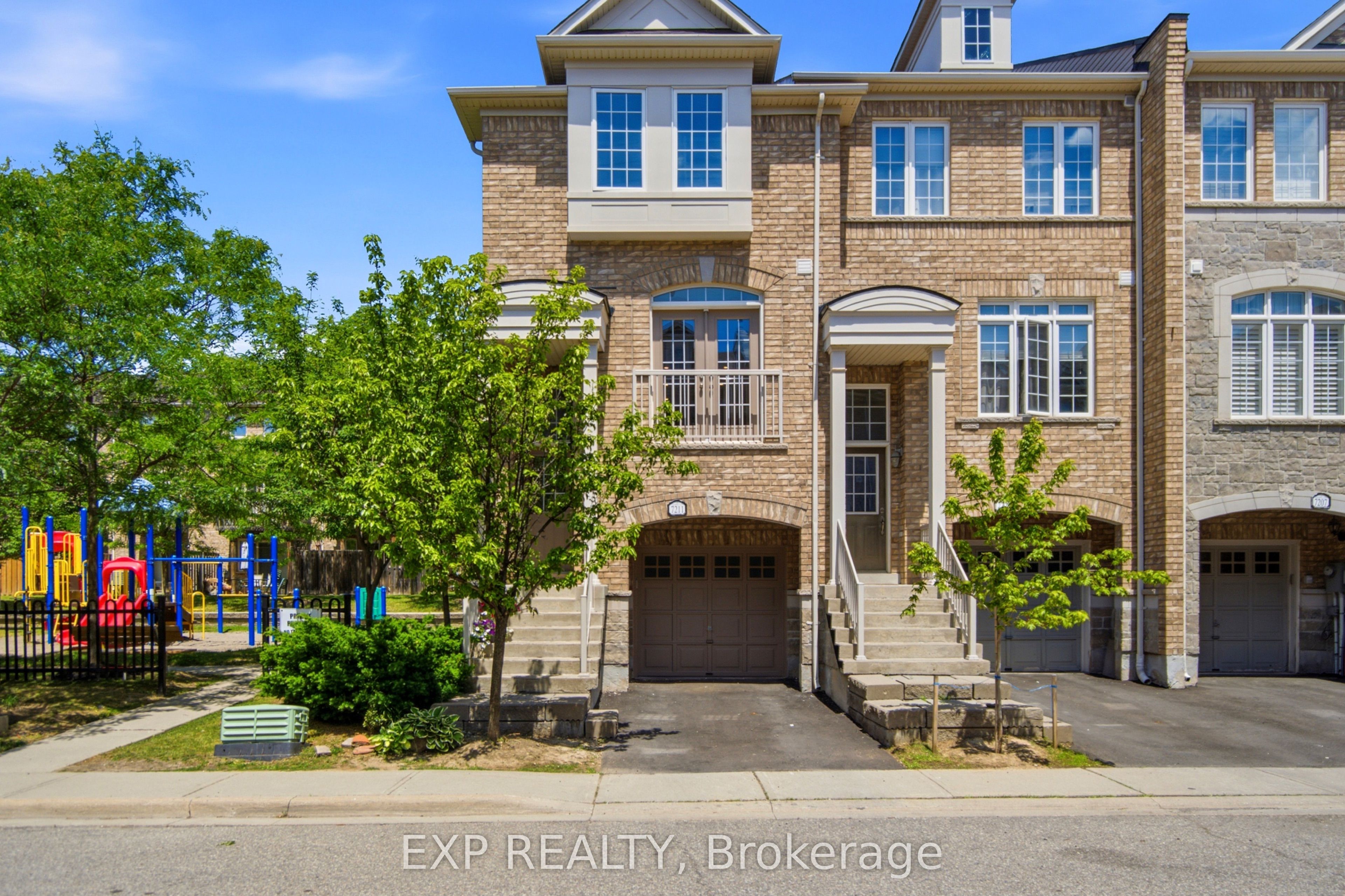 7211 Triumph Lane, Mississauga, ON L5N 0C5 photo 3
