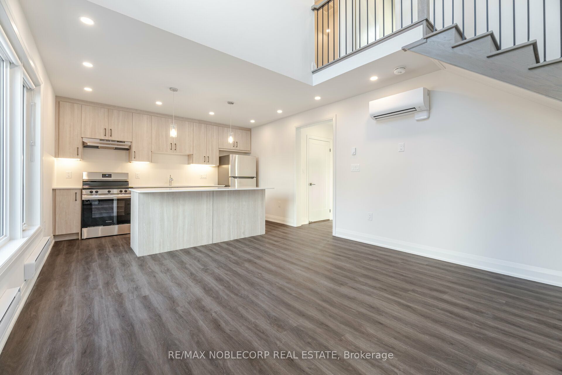 16 Little Boulevard G-Suite, Toronto, ON M6E 4N2 photo 5